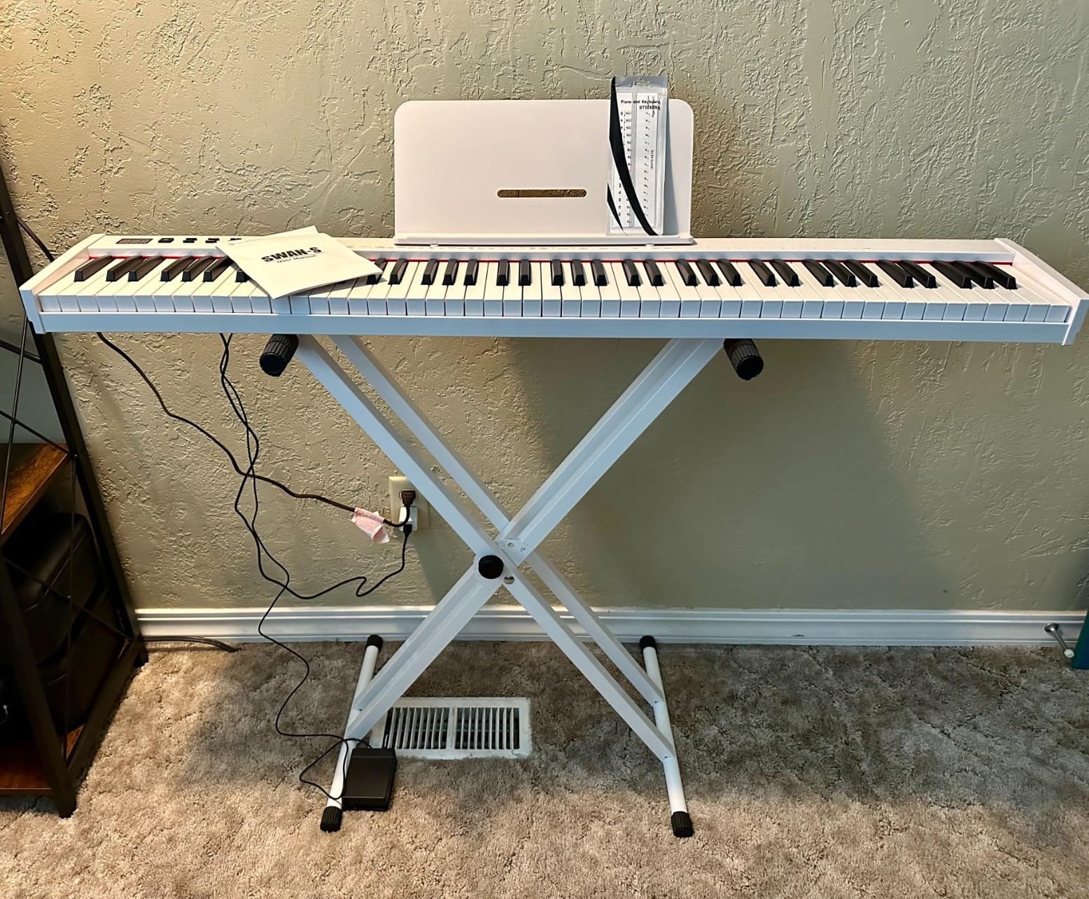 NikoMaku Semi-weighted 88 Keys Piano Keyboard Compact Portable Digital Piano Set for Beginners with Stand, Carrying Case, Sustain Pedal, Headphones, SWAN-S Black customer photo 2