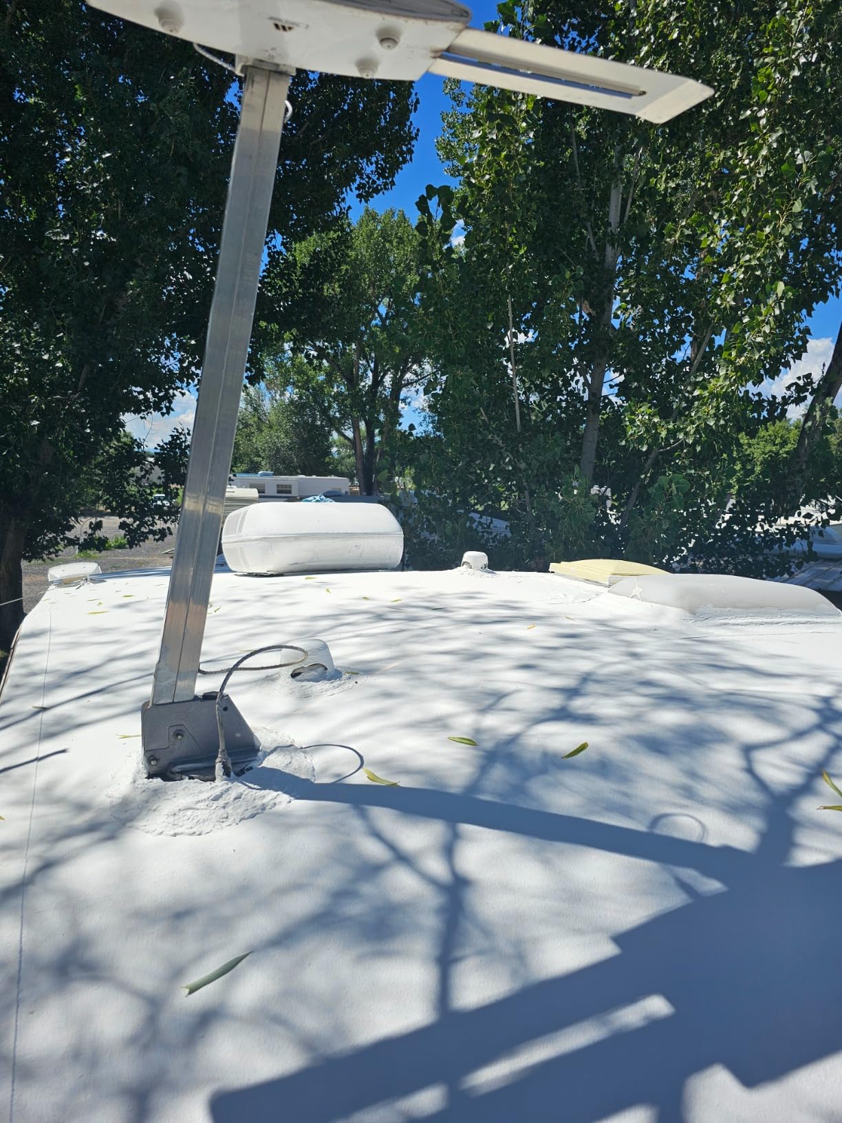 Gardner-Gibson Sta-Kool 15-Year Turbo-Dri Elastomeric Roof Coating, White, 5 Gal., Flexible White Acrylic Roof Coating, Reflective Finish Keeps Cool, Great for RV customer photo 1