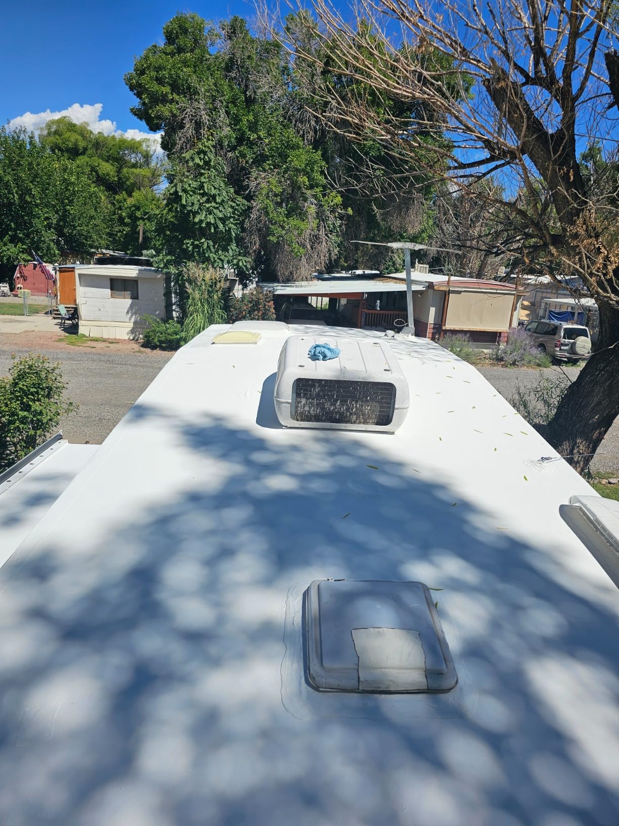 Gardner-Gibson Sta-Kool 15-Year Turbo-Dri Elastomeric Roof Coating, White, 5 Gal., Flexible White Acrylic Roof Coating, Reflective Finish Keeps Cool, Great for RV customer photo 2