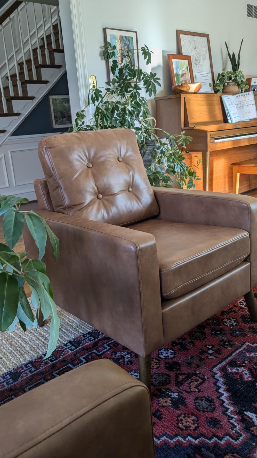 HNY Set of 2 Mid Century Modern Armchair, Button Tufted Faux Leather Accent Chair with Arm, Upholstered Club Chair for Living Room, Bedroom, Rubber Wood Legs, Caramel customer photo 2
