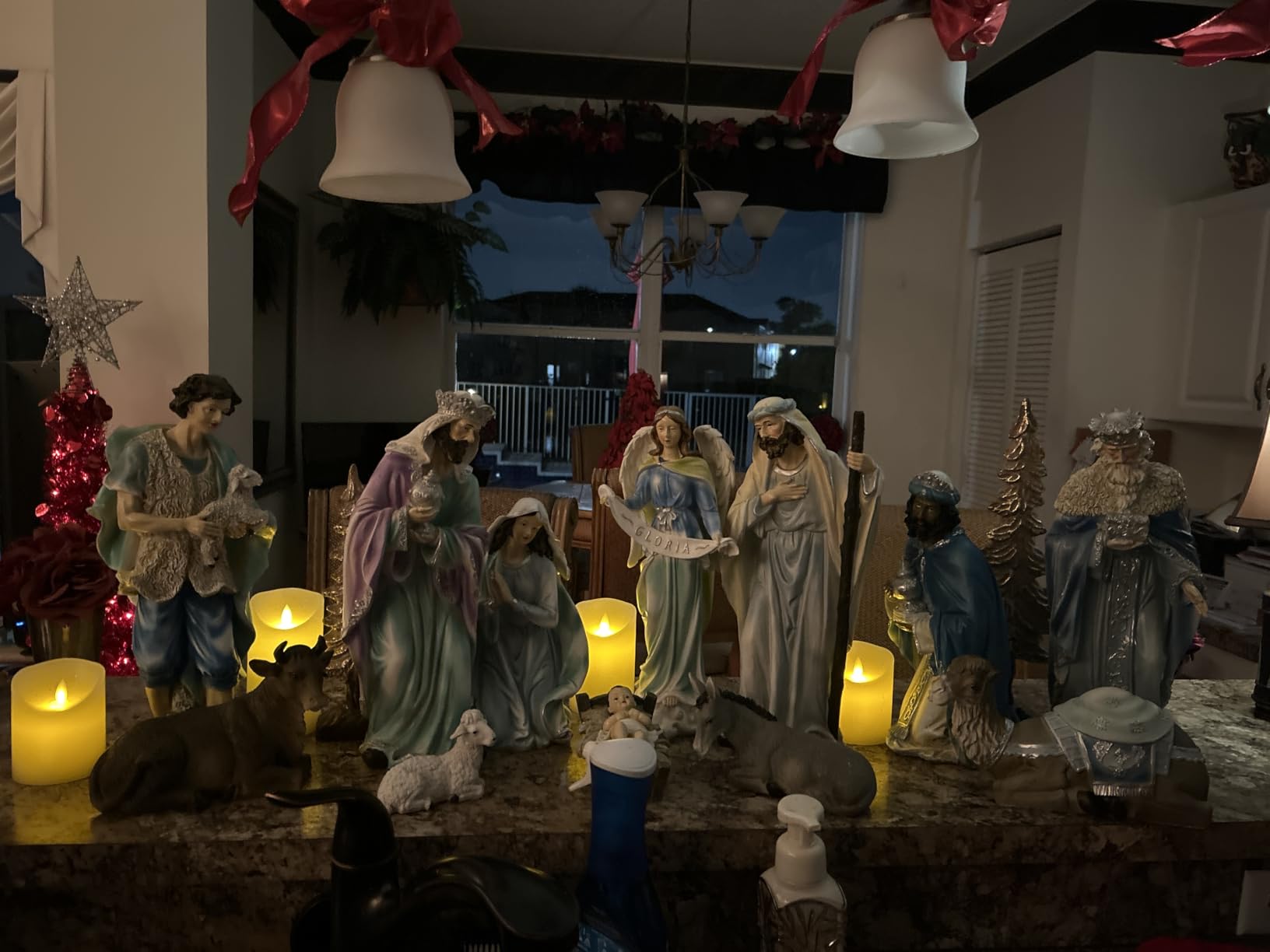 Glitzhome 12Pcs Ivory Resin Nativity Figurines Set Christmas Nativity Sets Tabletop customer photo 2