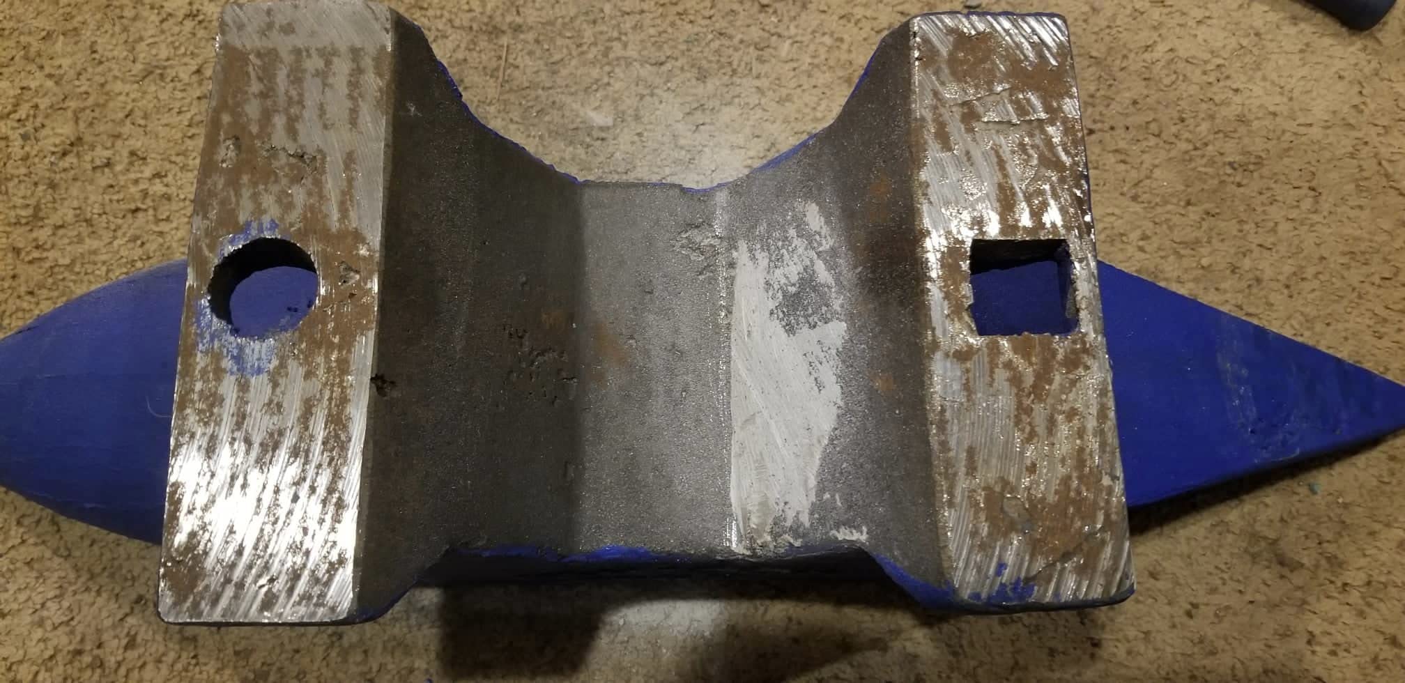 VEVOR Cast Steel Anvil, 22 Lbs (10kg) Double-Horn Anvil with Large Countertop and Stable Base, High Hardness Rugged Round Horn Anvil Blacksmith, for Bending, Shaping customer photo 2