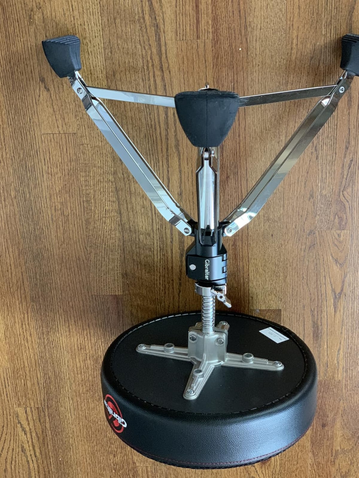 Gibraltar 9000 Series Hydraulic Saddle Drum Throne, 17