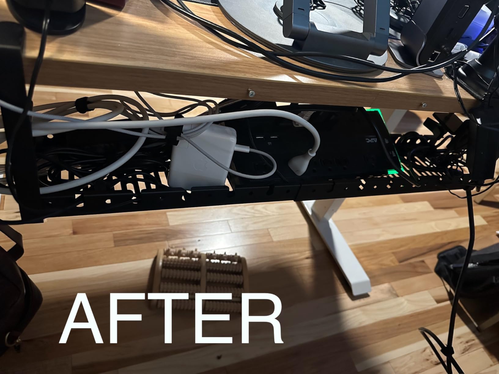 No Drilling Extendable Under Desk Cable Management, Metal Cable Management Tray Under Desk with Clamp, Retractable Power Strip Cord Holder for Wire Management 31Inch(1 Pack Black Extendable 31') customer photo 2