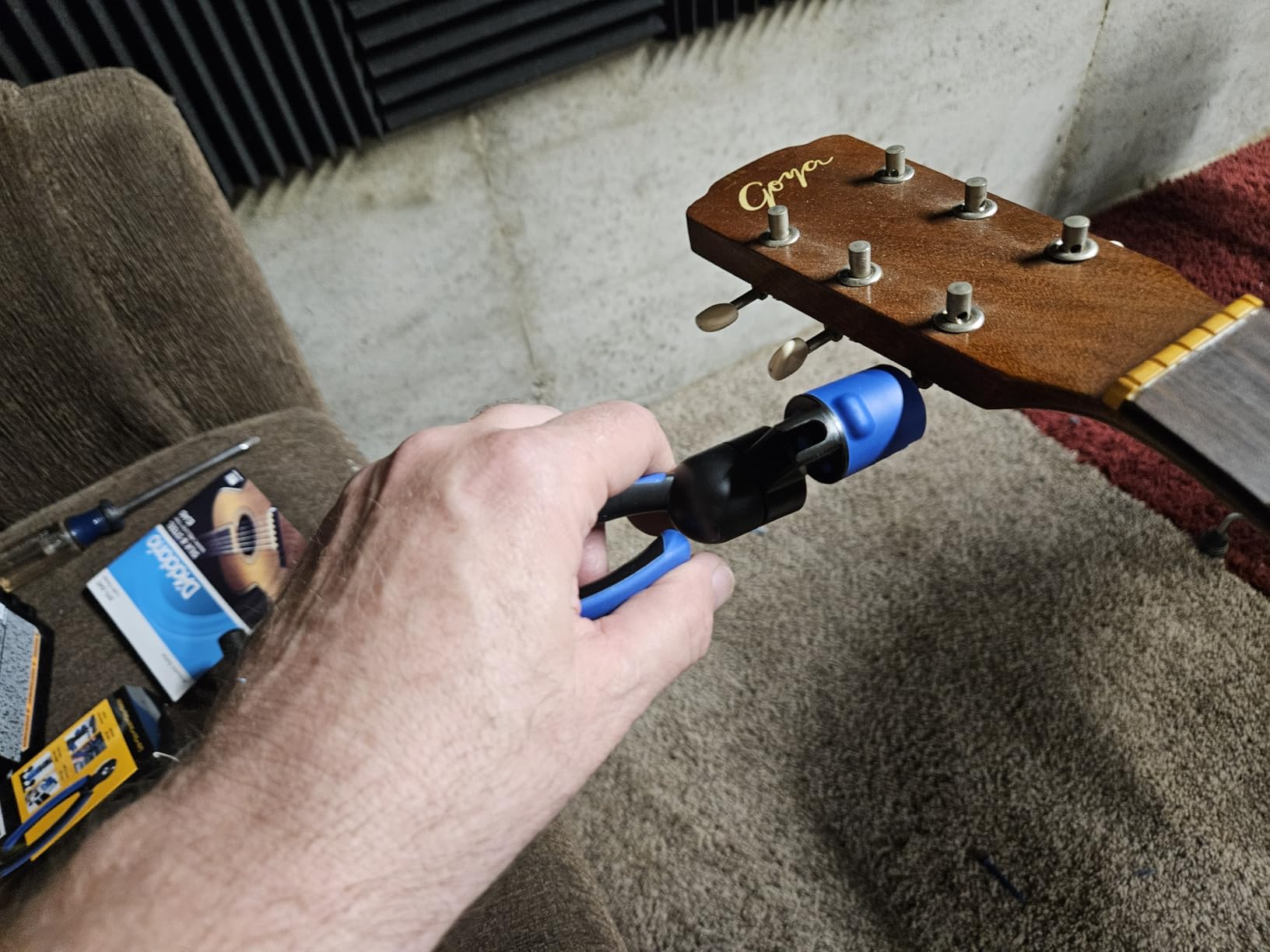 MusicNomad Grip ONE Guitar String Winder, Cutter & Pin Puller (MN223) - All-in-One for Acoustic, Electric and Bass Guitars customer photo 1