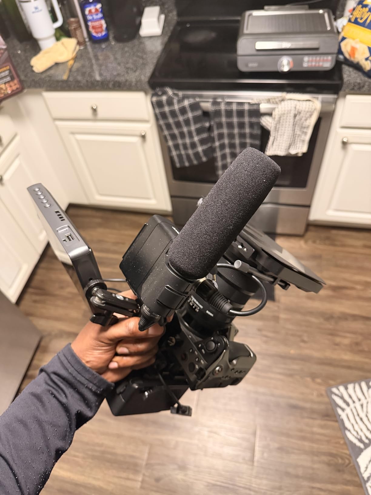 SONY Cinema Line FX30 Super 35 Camera, Gray | 20.1 MP Exmor R APS-C Image Sensor Effective for Movies customer photo 1