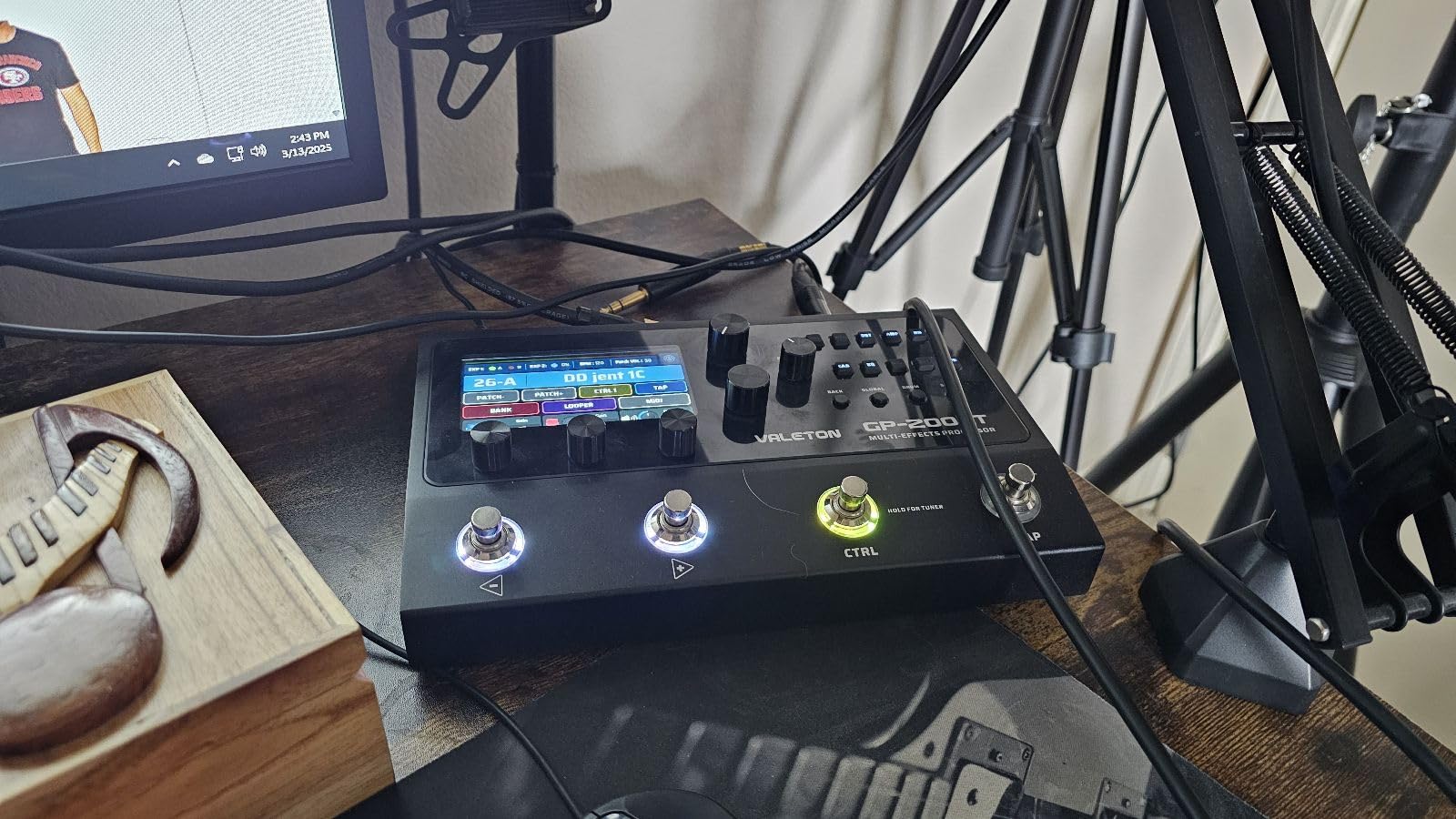 Valeton Multi Effects Pedal Multi Effects Processor Guitar Effects Pedal Bass Pedal Amp Modeling IR Cabinets Simulation Multi-Effects with FX Loop MIDI I/O Stereo OTG USB Audio Interface GP-200LT customer photo 1