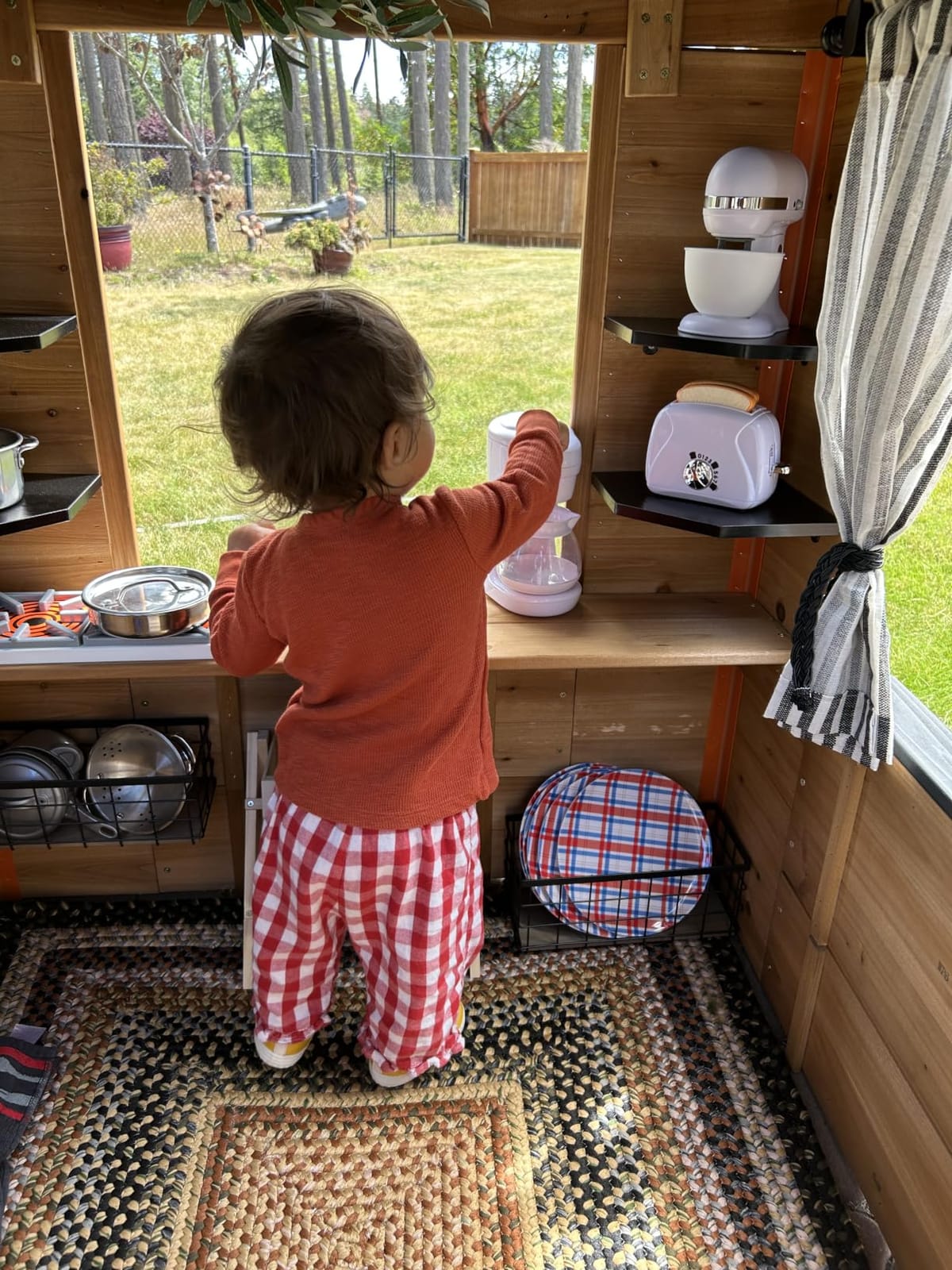 Backyard Discovery Sweetwater White Cedar Wooden Kids Playhouse Cottage with Play Kitchen, Snack Bar, Half Door, Toy Phone, Windows, Flowerpot Holders, Working Doorbell for Outdoor Imaginative Play customer photo 2
