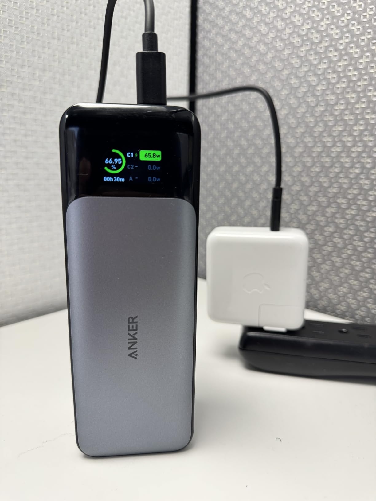 MOMAX 70W GaN Universal Travel Adapter, All-in-One Travel Charging | UK/EU/US/AU/JP Compatible Travel Essential, 3 USB-C PD Ports & 2 USB-A Ports for Laptop, Phone & More customer photo 2