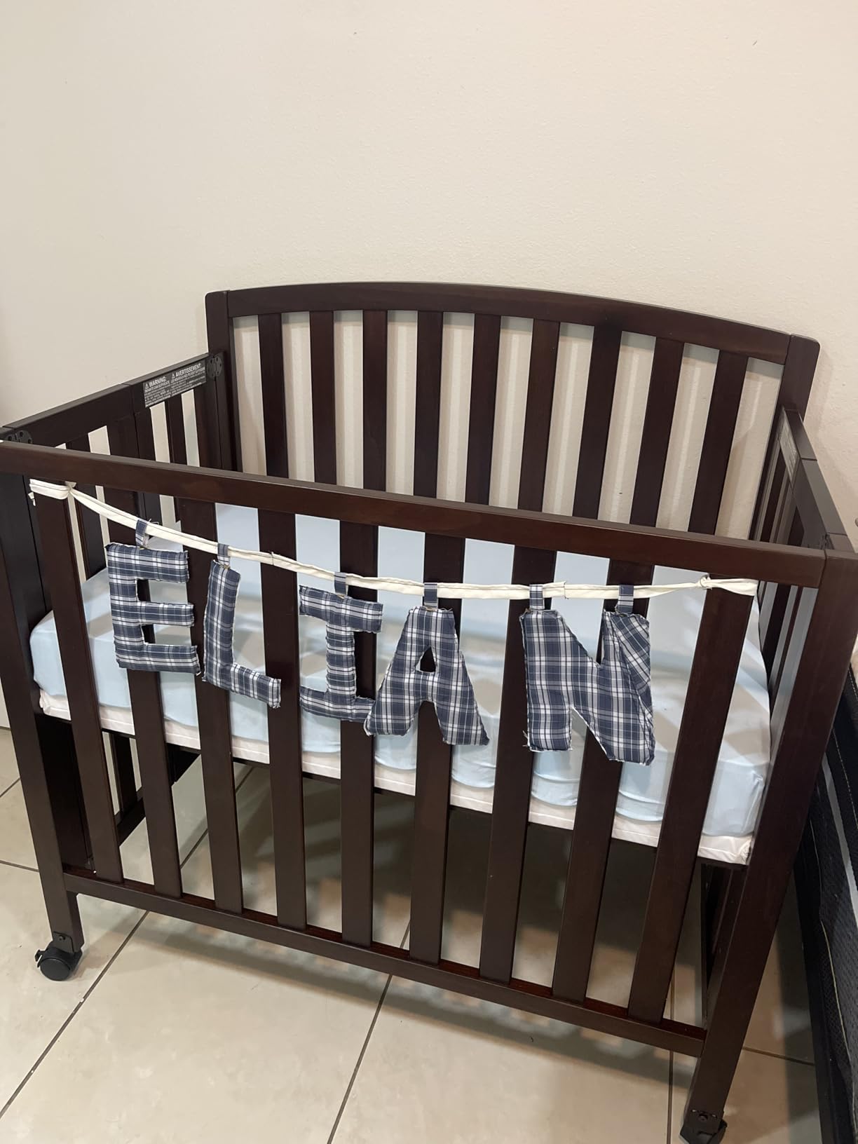 Davinci Dylan Folding Portable 3-in-1 Convertible Mini Crib in Chestnut, Greenguard Gold Certified | GREENGUARD Gold Certified - Folding Baby Crib With Wheels, 4 Adjustable Mattress Heights, Conversion Kit Sold Separately customer photo 2