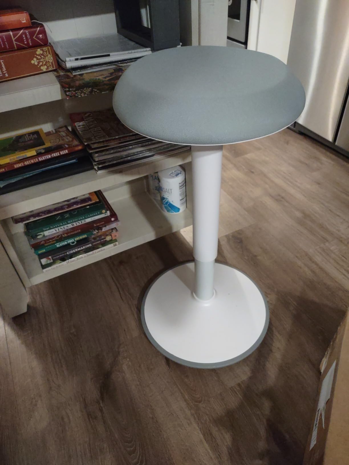 Backerz Standing Desk Stool Chair, Height Adjustable Stool 21-31 inch for Office and Classroom, Swivel Stool, Anti-Slip Bottom Ergonomic Wobble Stool with Rocking Motion, Black customer photo 2