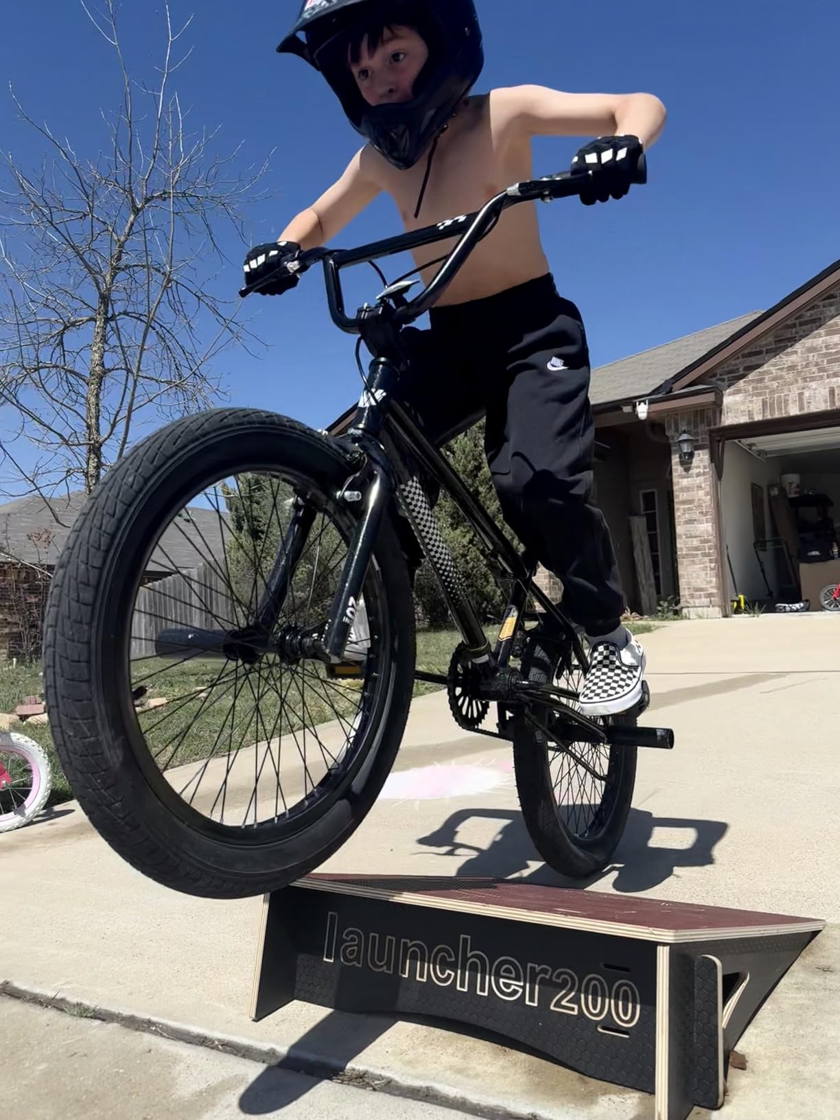 Kids Jumping ramp for Skateboard, Bike, Scooter, BMX, RC Car and Dirt Bike, 42.91 in, Black customer photo 1