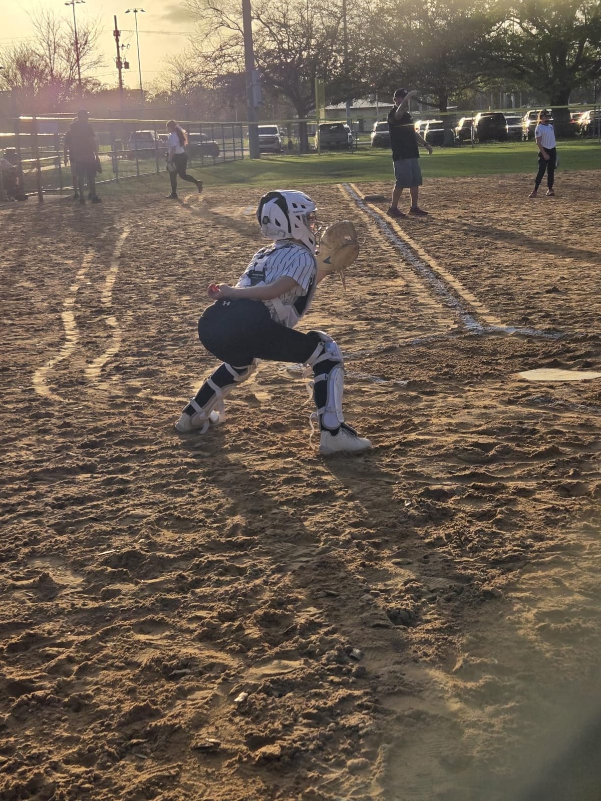 Easton | JEN SCHRO The Fundamental Fastpitch Softball Catcher's Equipment | Box Set | NOCSAE Certified | Multiple Sizes/Colors customer photo 1