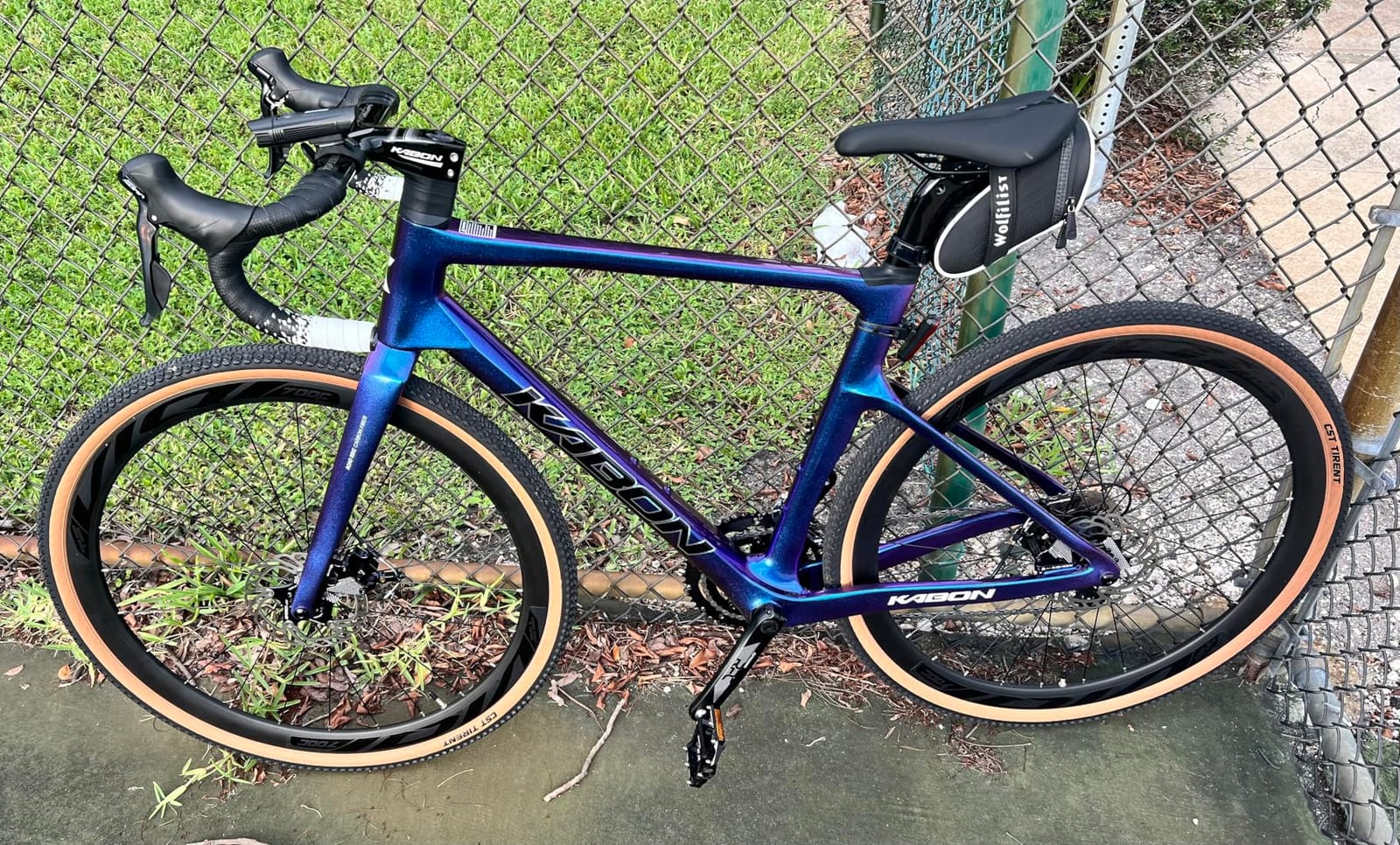 KABON Carbon Gravel Road Bike, T800 Carbon Fiber Frame 700C Road Bike with 18 Speeds Drivetrain, Integrated Carbon Handlebar, Disc Brakes Racing Bicycle customer photo 2