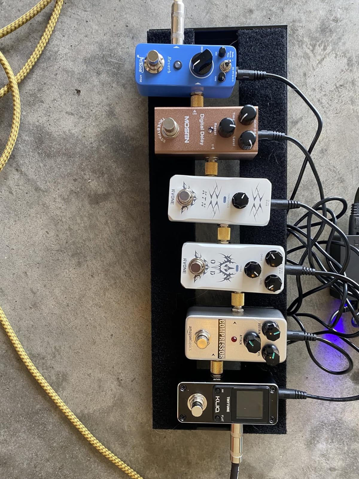 14/16-Inch Guitar Pedalboard Small: Hard-Anodized Aluminum, Light yet Ultra-Sturdy & Scratch-Resistant, Road-Ready Portable Board for 3-5 Pedals (16Inch) customer photo 2