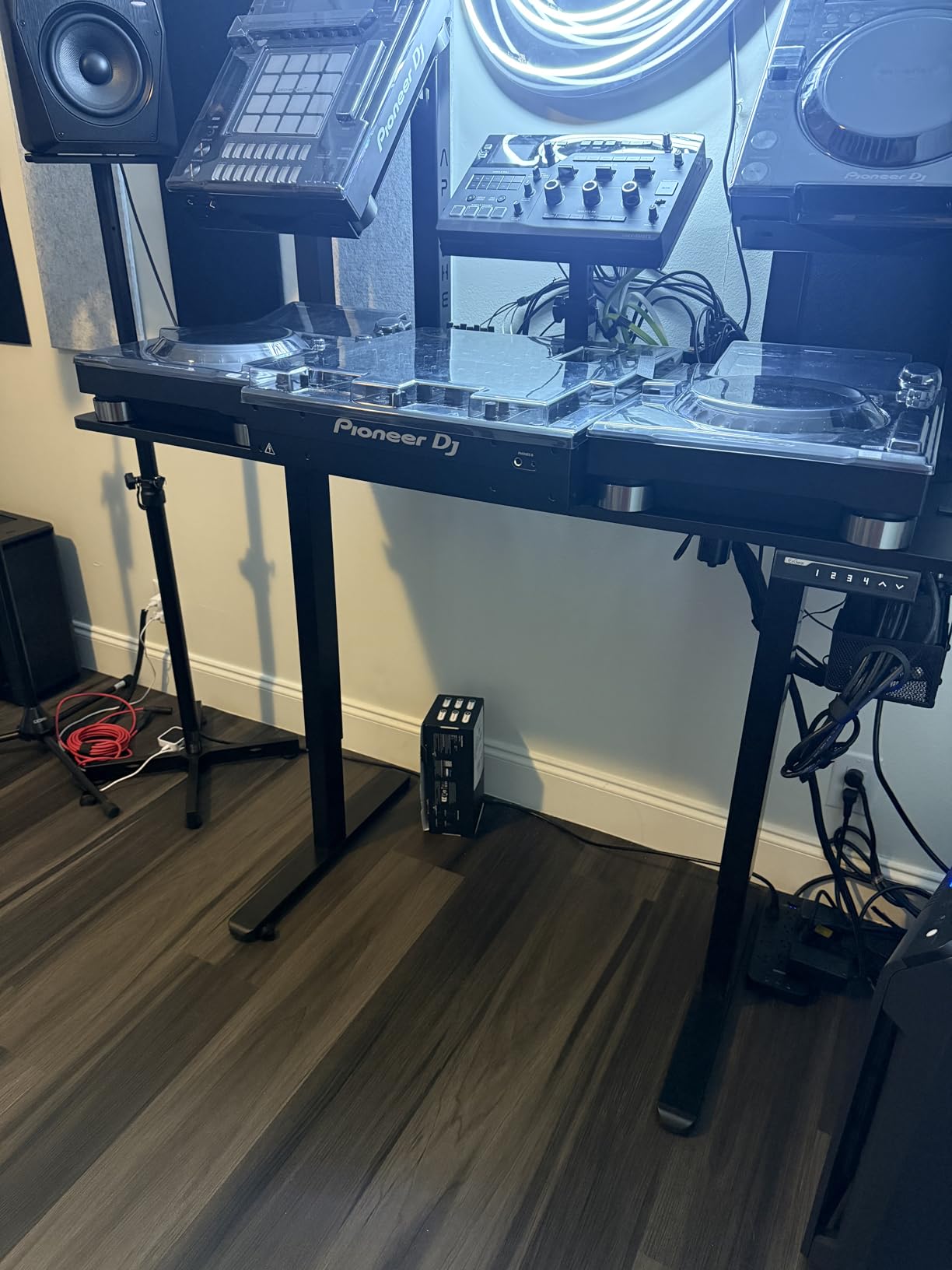 Under Desk Cable Management Tray White, Cinati Wire Organizers No Drill, Cable Tray with Clamp for Wire Management, Cord Organization Box for Office, Home - No Damage to Desk customer photo 2