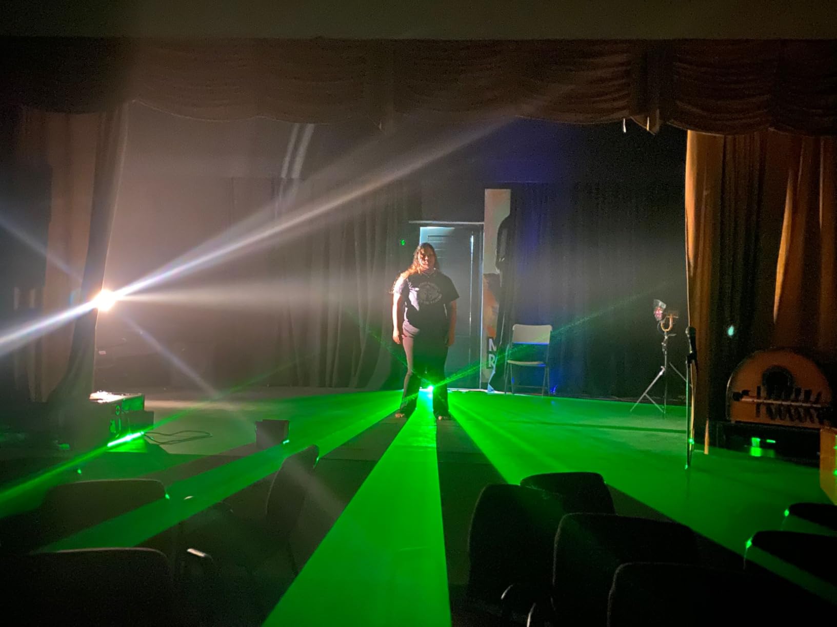 1200W Professional Haze Machine with DMX & Remote | High-Efficiency Output for Stage, Wedding, Party DJ Lighting Effects customer photo 2