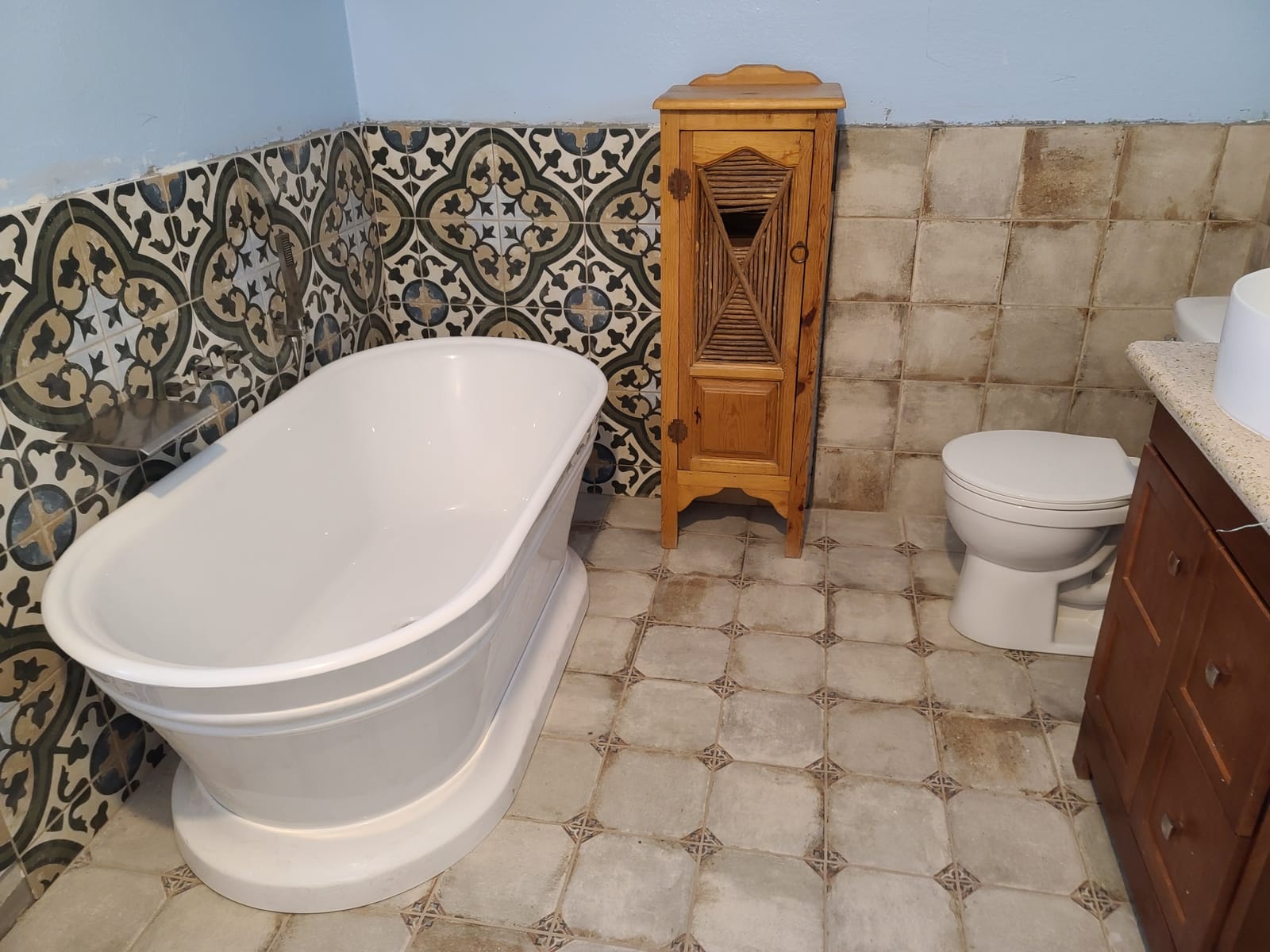 Vanity Art 59 x 30 Inches Freestanding White Acrylic Bathtub Modern Stand Alone Soaking Tub with UPC Certified Slotted Overflow and Pop-up Drain VA6610-S-TG customer photo 1