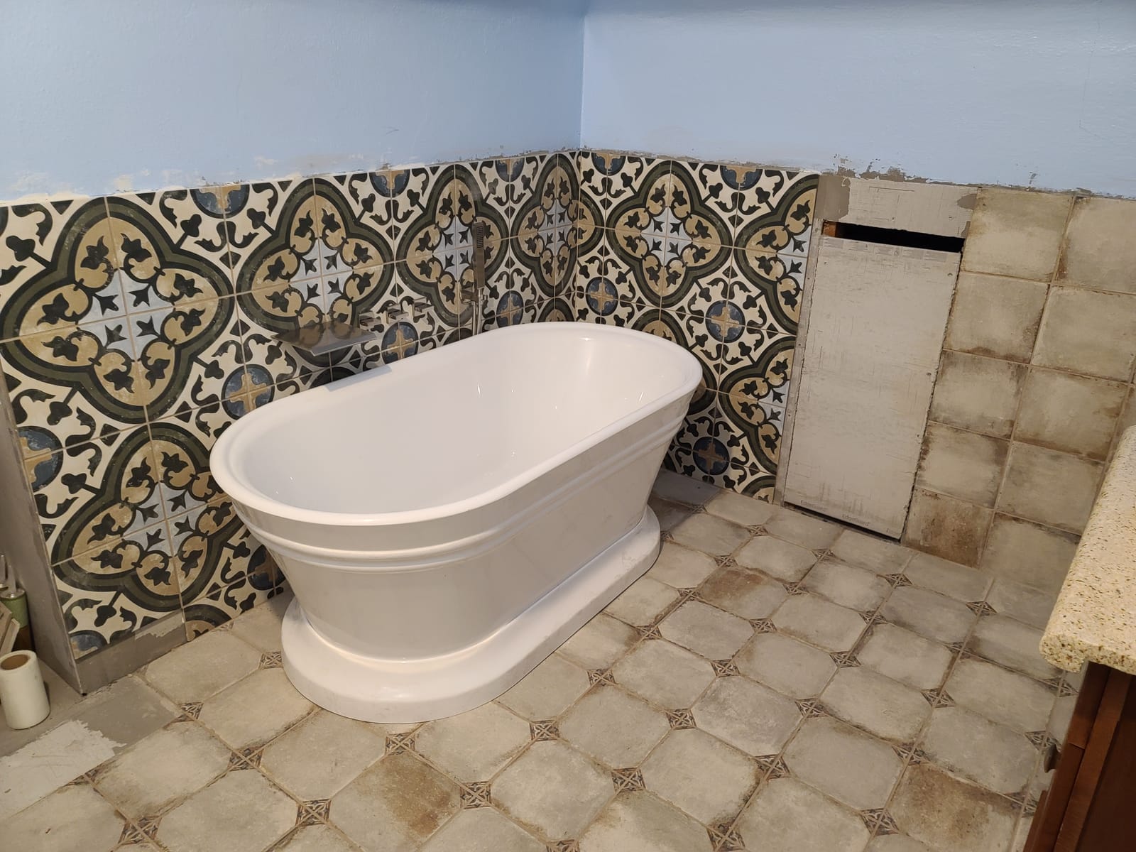 Vanity Art 59 x 30 Inches Freestanding White Acrylic Bathtub Modern Stand Alone Soaking Tub with UPC Certified Slotted Overflow and Pop-up Drain VA6610-S-TG customer photo 2