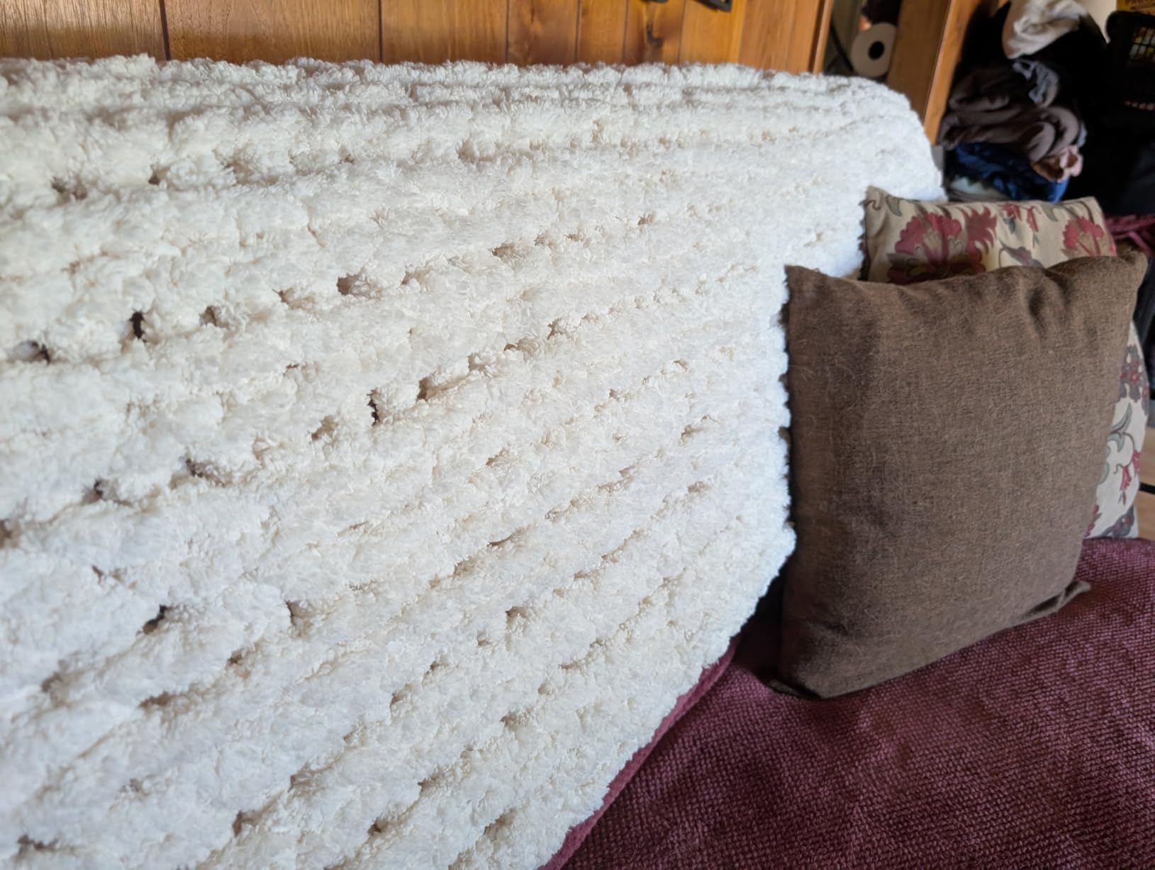 L'AGRATY Chunky Knit Throw Blanket for Couch, 50 x 60 Knit Throw, Ivory | Handmade Chenille Crochet Blanket for Sofa Bed, Thick Cable Knitted Blankets for Room Home Decor, Birthday Gift for Women Mom customer photo 1