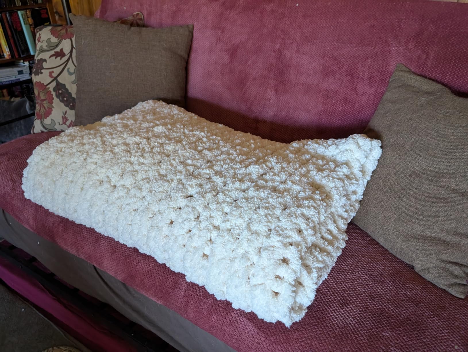 L'AGRATY Chunky Knit Throw Blanket for Couch, 50 x 60 Knit Throw, Ivory | Handmade Chenille Crochet Blanket for Sofa Bed, Thick Cable Knitted Blankets for Room Home Decor, Birthday Gift for Women Mom customer photo 2