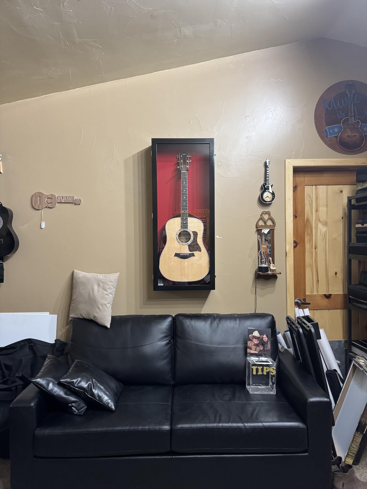 PENNZONI Acoustic Guitar Display Case - Acrylic Acoustic Guitar Case - Guitar Display Case Wall Mount Made from Hardwood Frame & Clear Acrylic - Black w/ No Felt customer photo 2