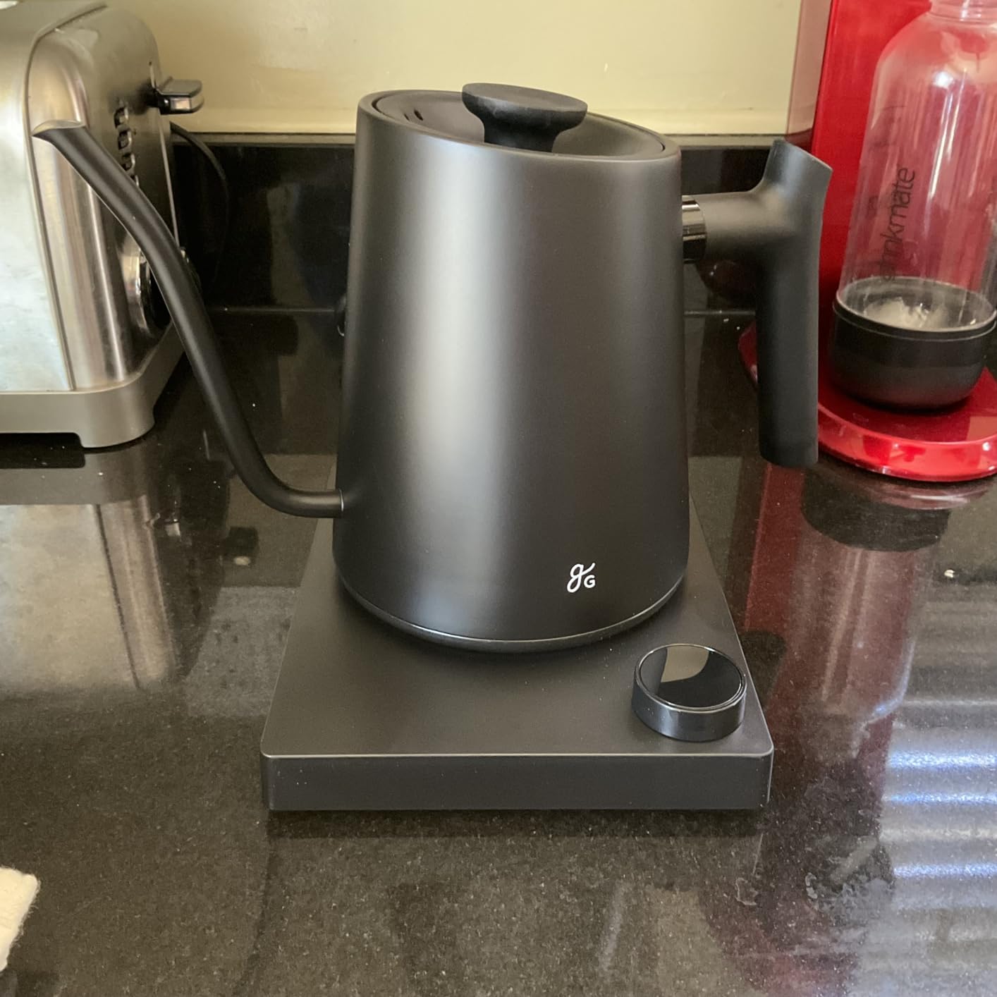 Greater Goods Gooseneck Electric Kettle, 1200W Temperature Control, 0.8L | Pour-Over & Tea Kettle with Stainless Steel Interior, Built-In Brew Timer, Fast Heating for Chemex, V60, & Matcha (White) customer photo 2