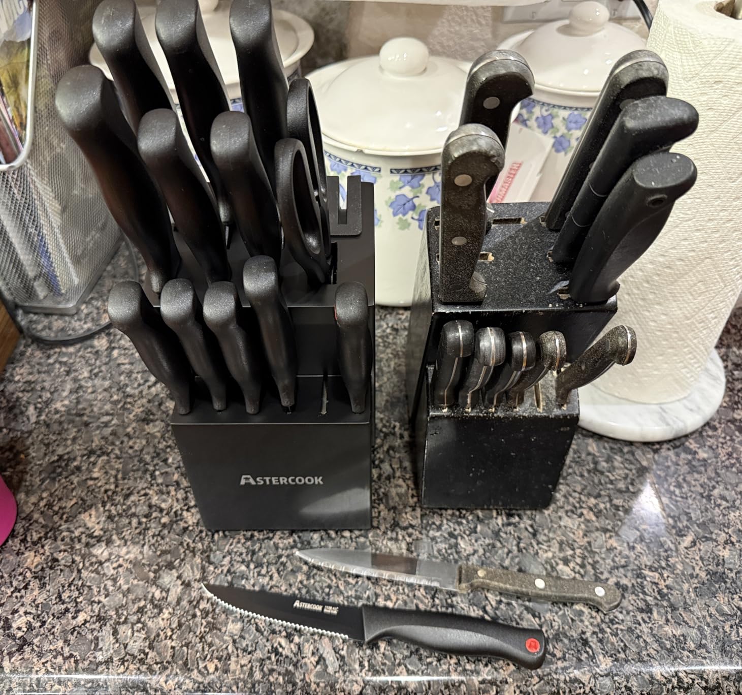 Knife Set, Astercook 15 Pieces Knife Sets for Kitchen with Block, Dishwasher Safe Kitchen Knife Set with Built in Sharpener Block, German Stainless Steel Kitchen Utensils Set customer photo 2