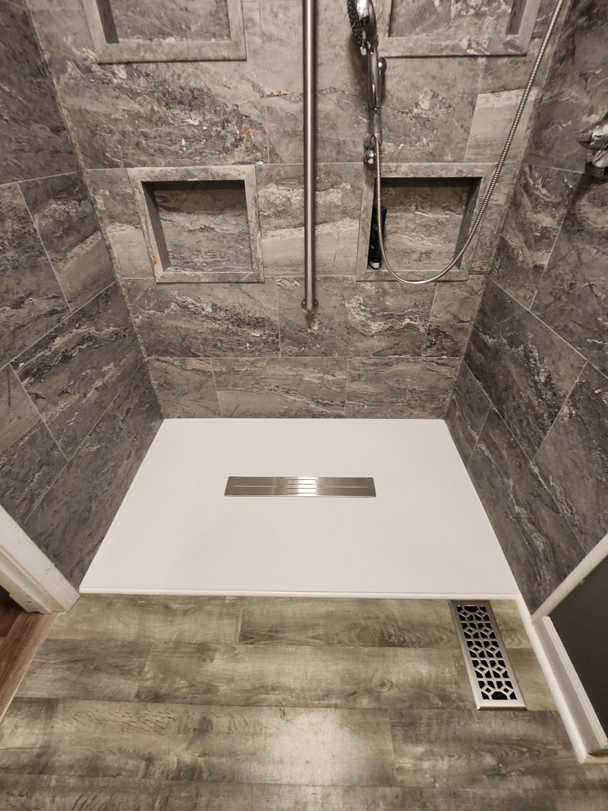 WOODBRIDGE 60 in L x 31.5 in W Zero Threshold End Drain Shower Base with Reversible Drain Placement, Matching Tile Flange, Wheel Chair Access, Low Profile, White customer photo 1
