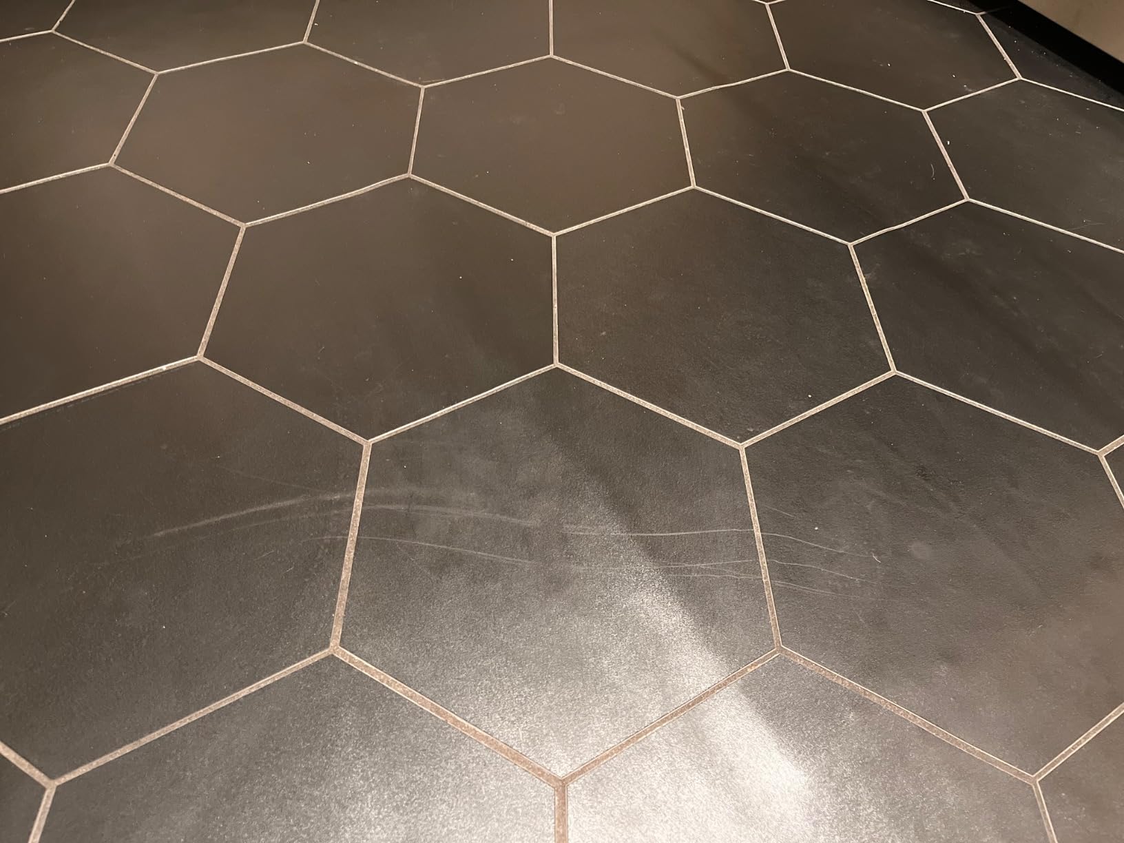Lucida Surfaces BaseCore HEX 5.75in Hex 12mil 2mm 21.5SqFt Peel and Stick LVT customer photo 1