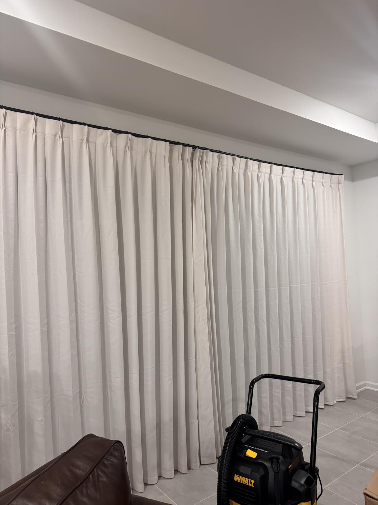 IFELS Heavy Duty Curtain Rods for Windows 66 to 120 Inch,1 Inch Adjustable Black Curtain Rod with Easy Installation and Modern Design,Decorative Long Drapery Rods with Metal Finials (A1,Black,30-120