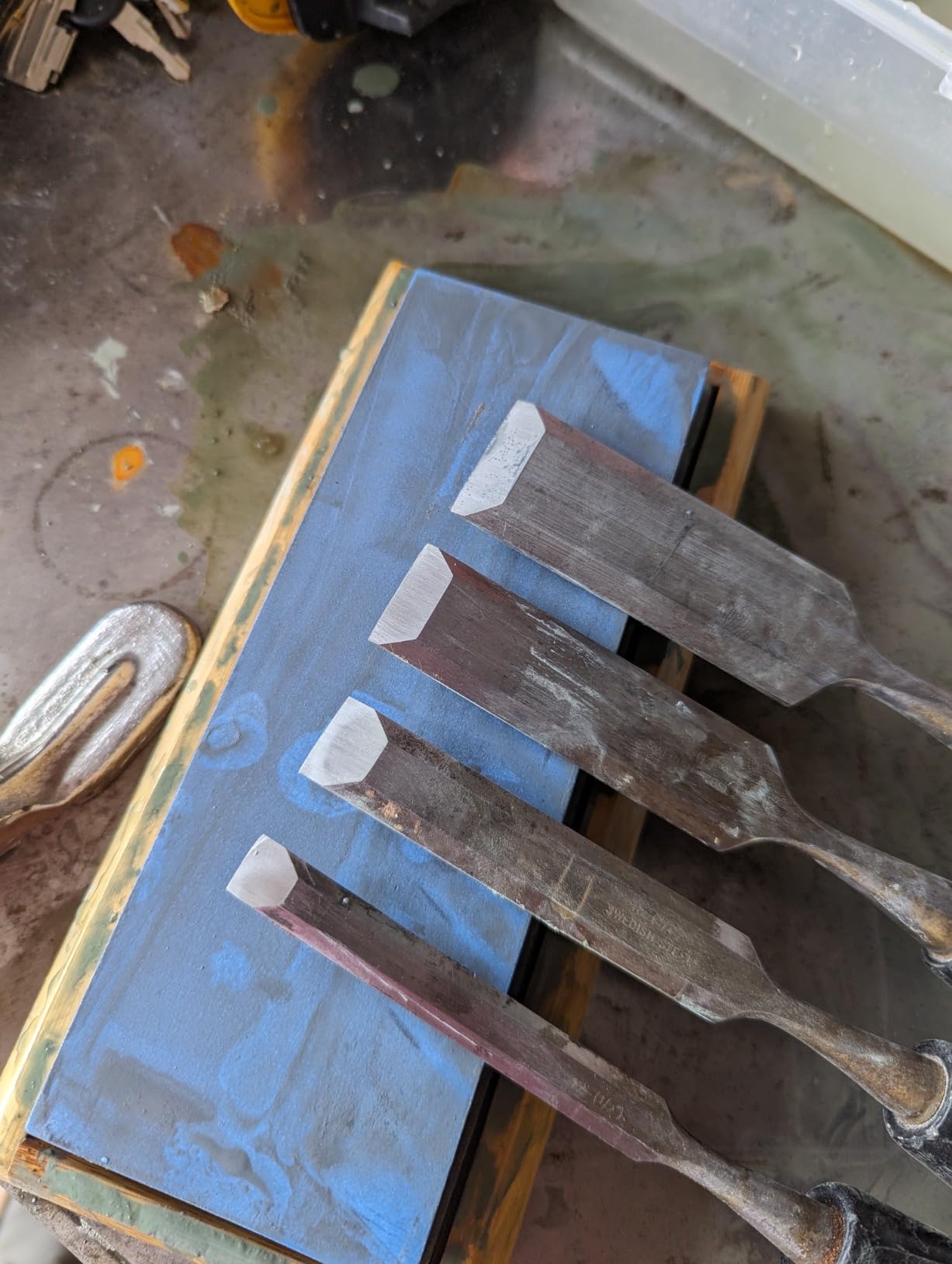 Saker Honing Guide Tool Upgraded - Off-Center Sharpening Holder for Short Woodworking Chisels and Planes width=