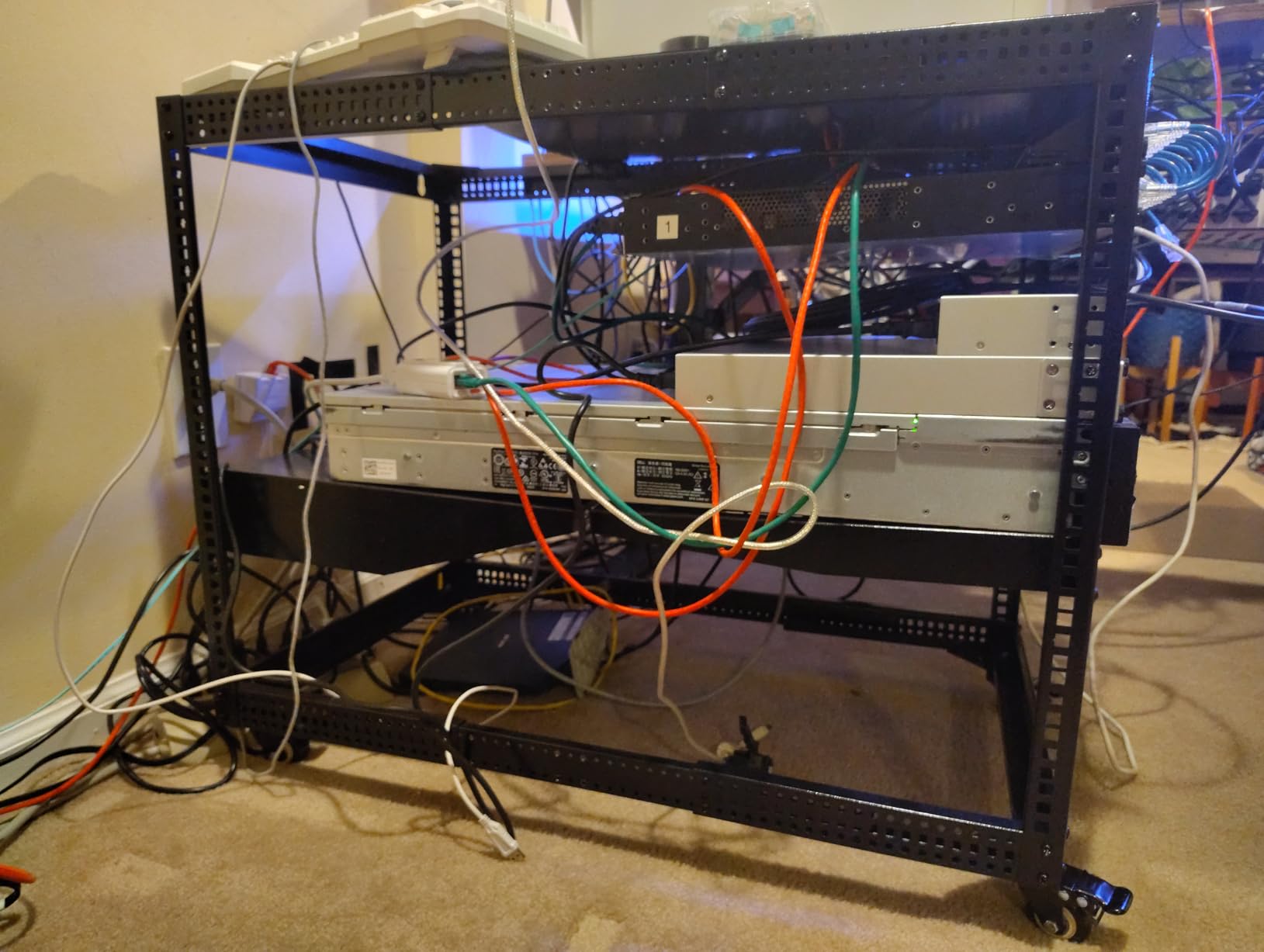 VEVOR 12U Open Frame Server Rack, 23-40 in Adjustable Depth, Free Standing or Wall Mount Network Server Rack, 4 Post AV Rack with Casters, Holds All Your Networking IT Equipment AV Gear Router Modem customer photo 1