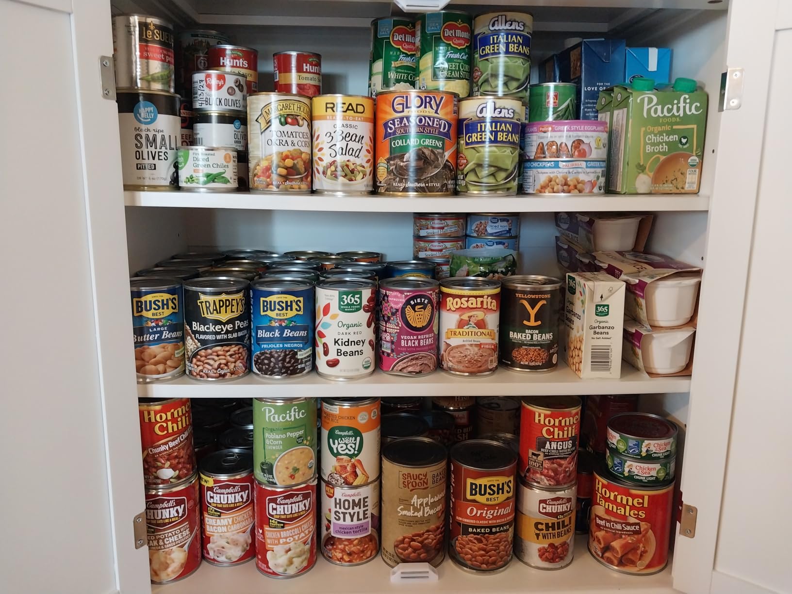 VASAGLE Pantry Cabinet, Freestanding Tall Cupboard with a Drawer | 15.7 x 30 x 71.7 Inches, 2 Cabinets, 4 Adjustable Shelves, White, HELAN Collection UBBC561P31V2 customer photo 2