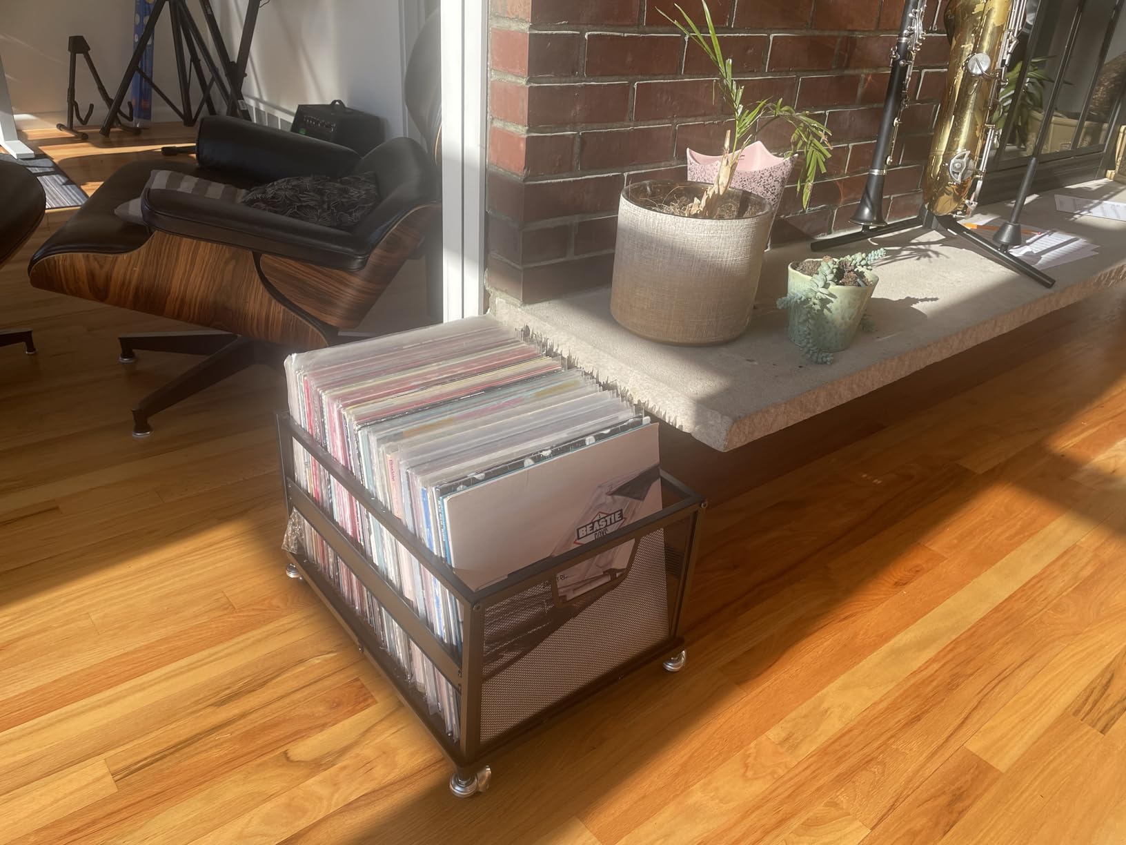 Playboda Metal Vinyl Record Storage Crate with Wheels, Vinyl Record Holder for Albums, Vinyl Record Storage Rack - Holds up to 100 LP, Stylish Organizer for Your Vinyl Record Collection customer photo 2