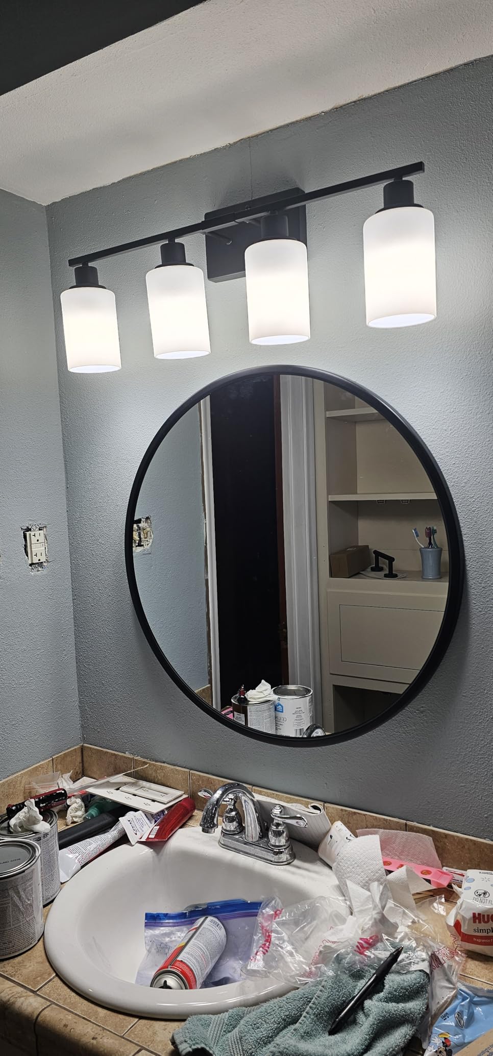 Growsun 28'' Black Round Mirror for Bathroom, Circle Bathroom Mirror for Wall, Entryway Living Room with Metal Frame for Home Decor customer photo 1