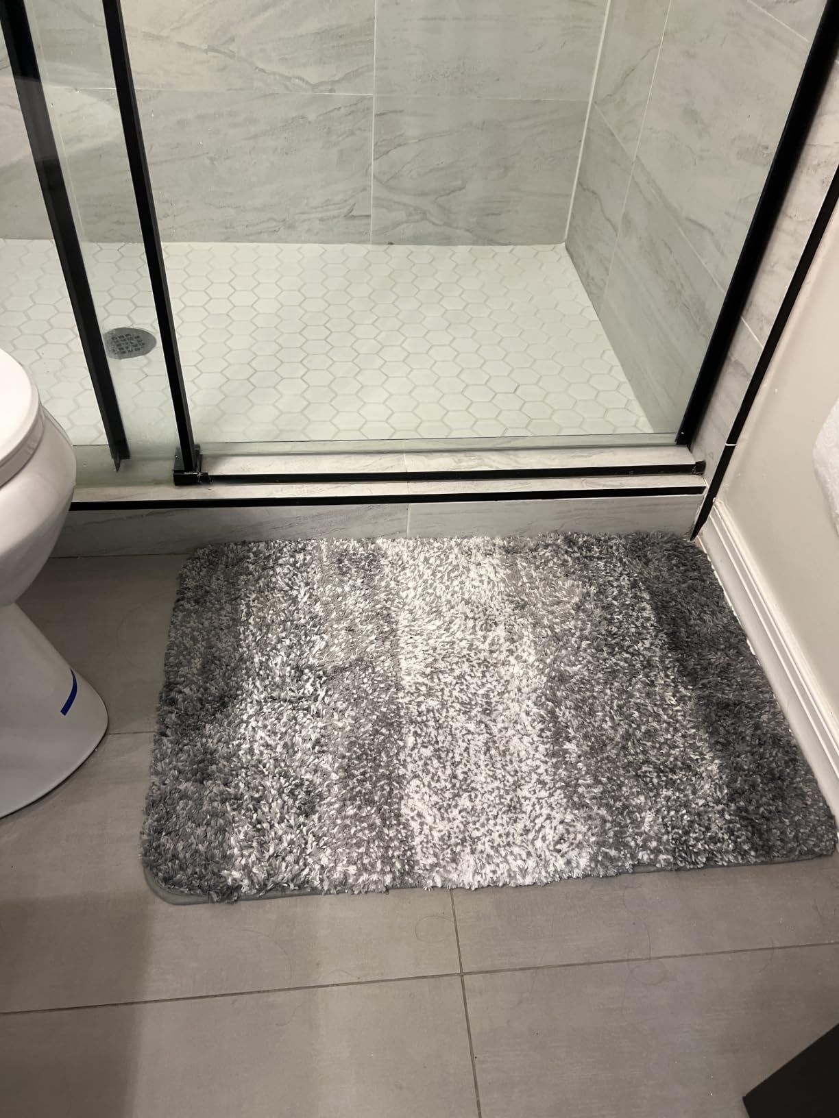 OLANLY Bathroom Rugs Mat 30x20, Extra Soft Absorbent Microfiber Bath Rugs | Grey, Non-Slip Quick-Drying Rubber Backing, Machine Washable Plush Bath Mat for Floor, Tub and Shower, Home Decor Accessories customer photo 2