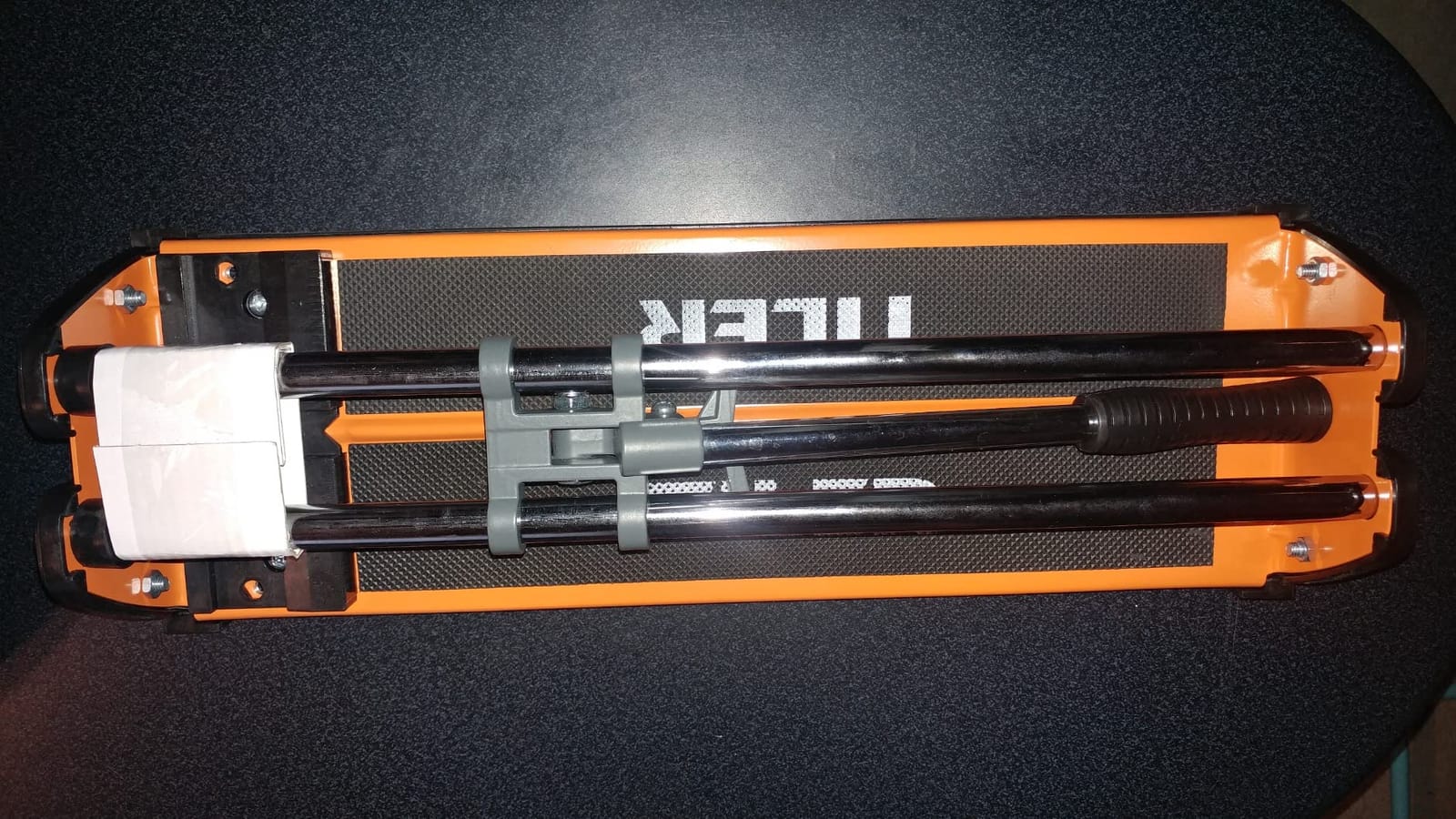 TILER 17 Inch Manual Tile Cutter, Professional Porcelain Ceramic Tile Cutter with Chrome Plated Solid Rails, Bonus 2pcs Spare Tungsten Carbide Cutting Wheel, Adjustable Fence Gauge, Anti-Skid Feet customer photo 1