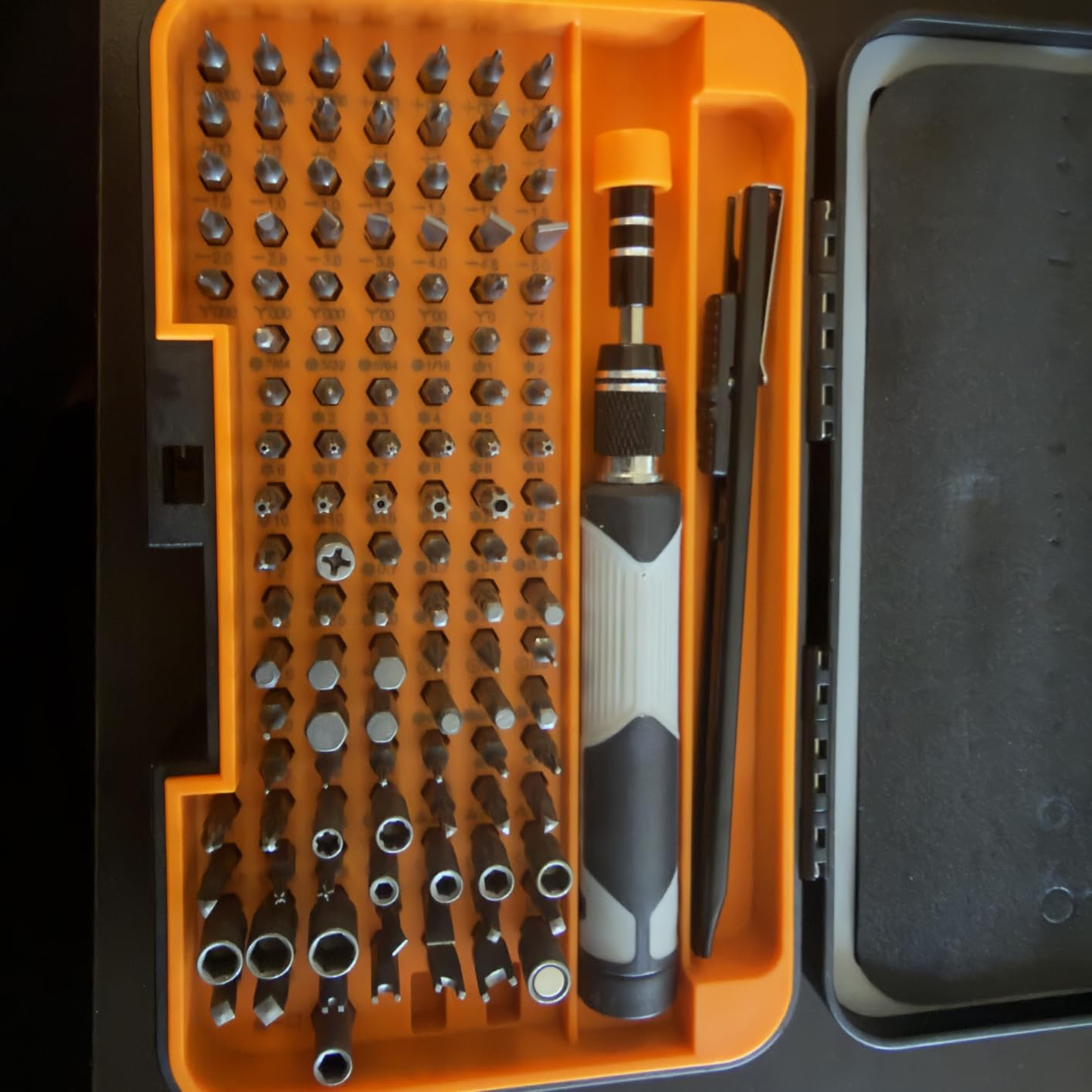 LIFEGOO Precision Screwdriver Set, 150 in 1 Magnetic Screwdriver Set customer photo 1