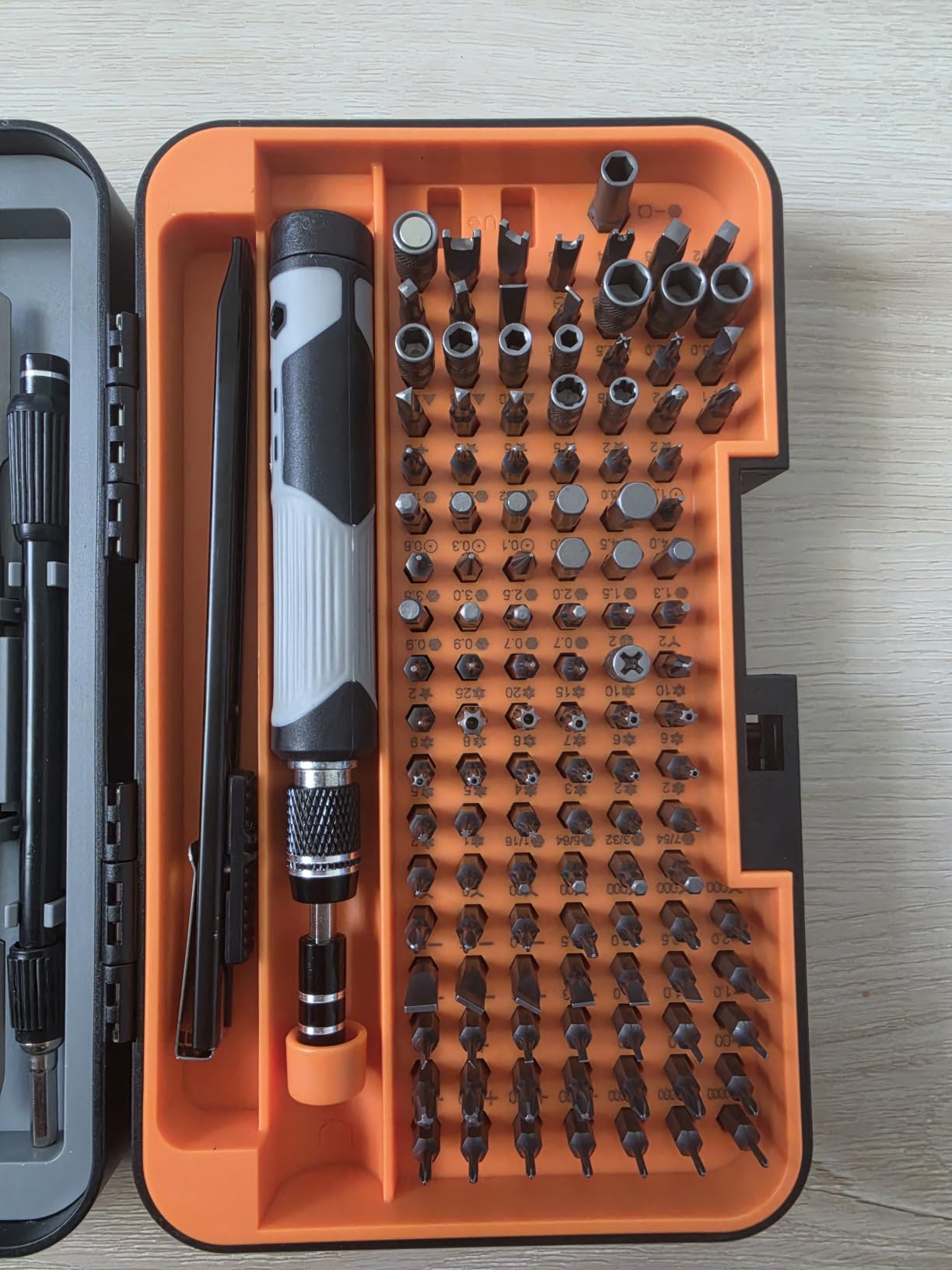 LIFEGOO Precision Screwdriver Set, 150 in 1 Magnetic Screwdriver Set customer photo 2
