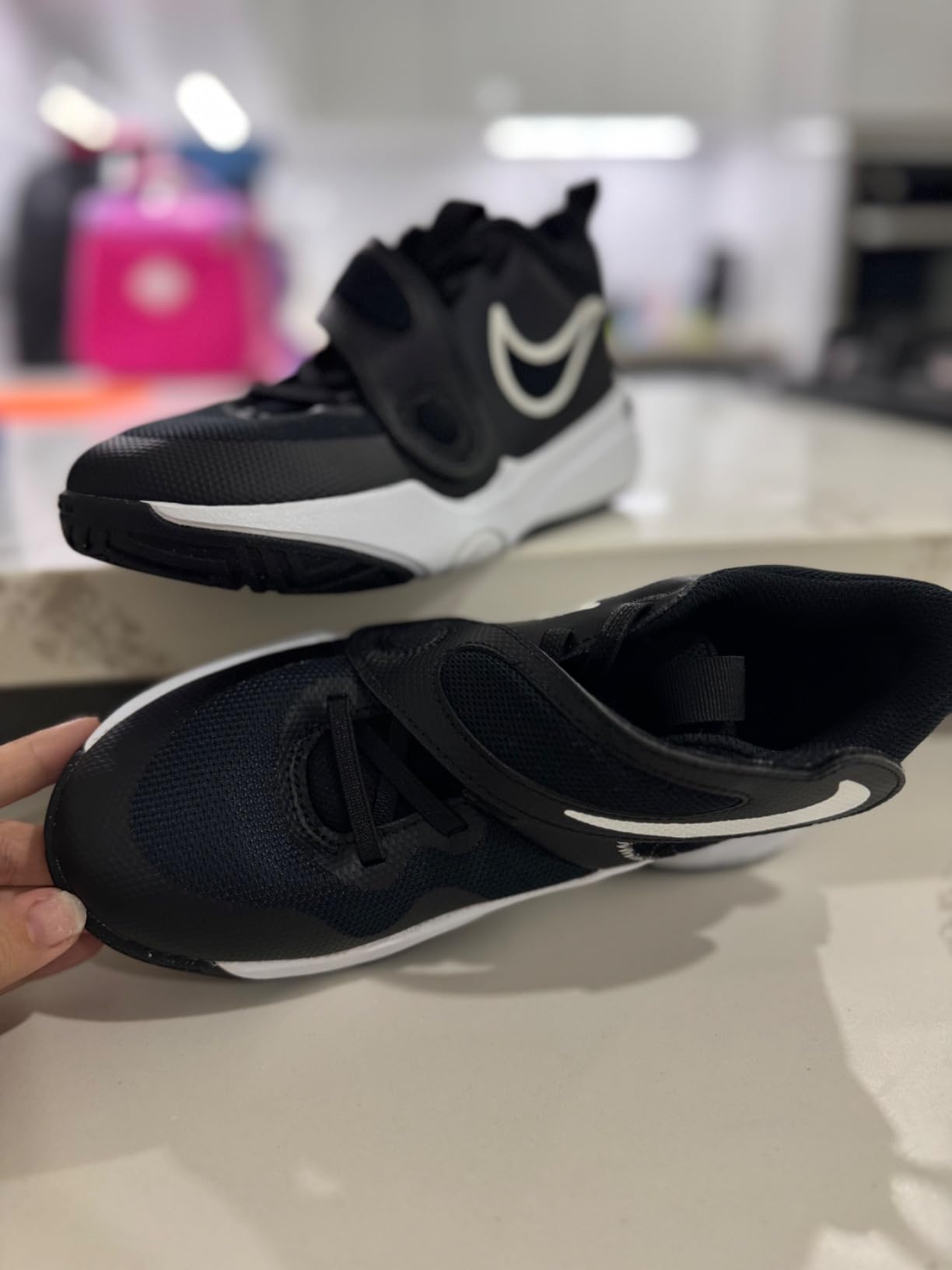 Nike Team Hustle D 11 (GS) Basketball shoes Unisex Children customer photo 2