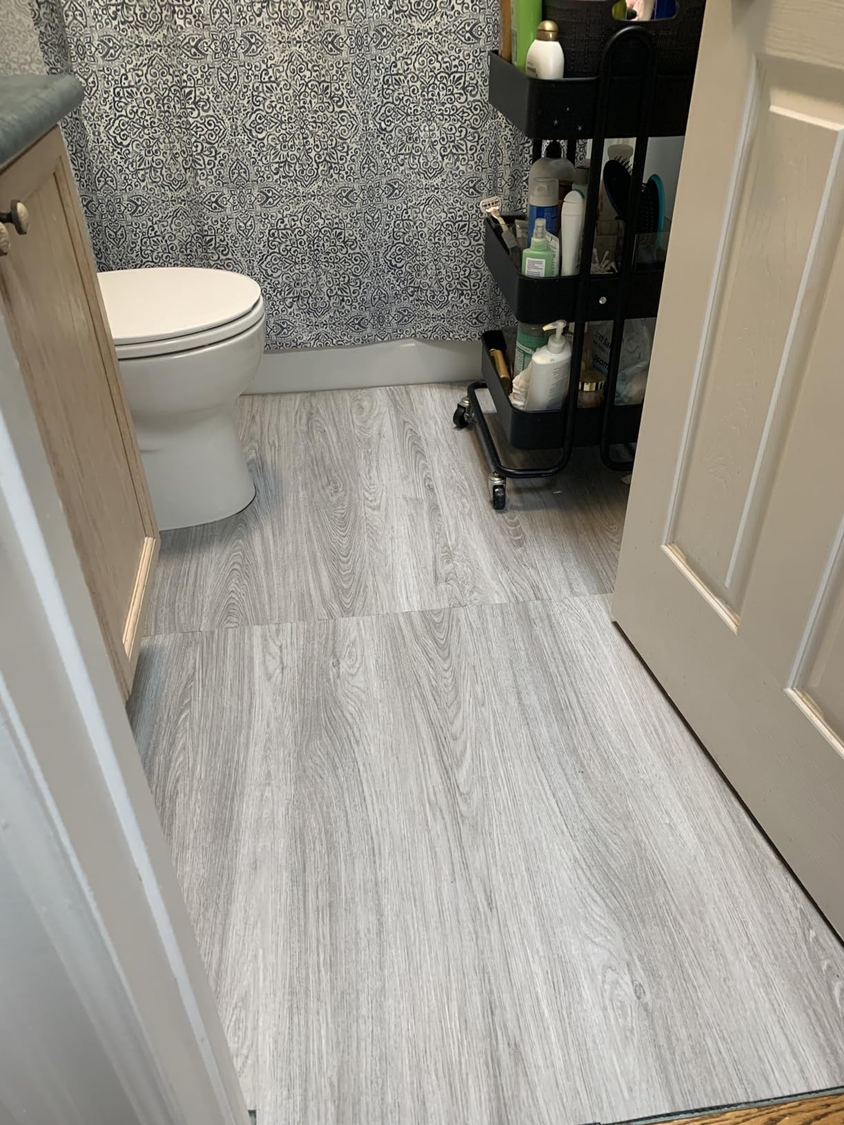Art3d 18-Pack Interlocking Vinyl Floor Planks, 36 x 6 Inch, Venice Ash | Luxury Wood Look, Anti-Slip, Waterproof, Wear-Resistant customer photo 1