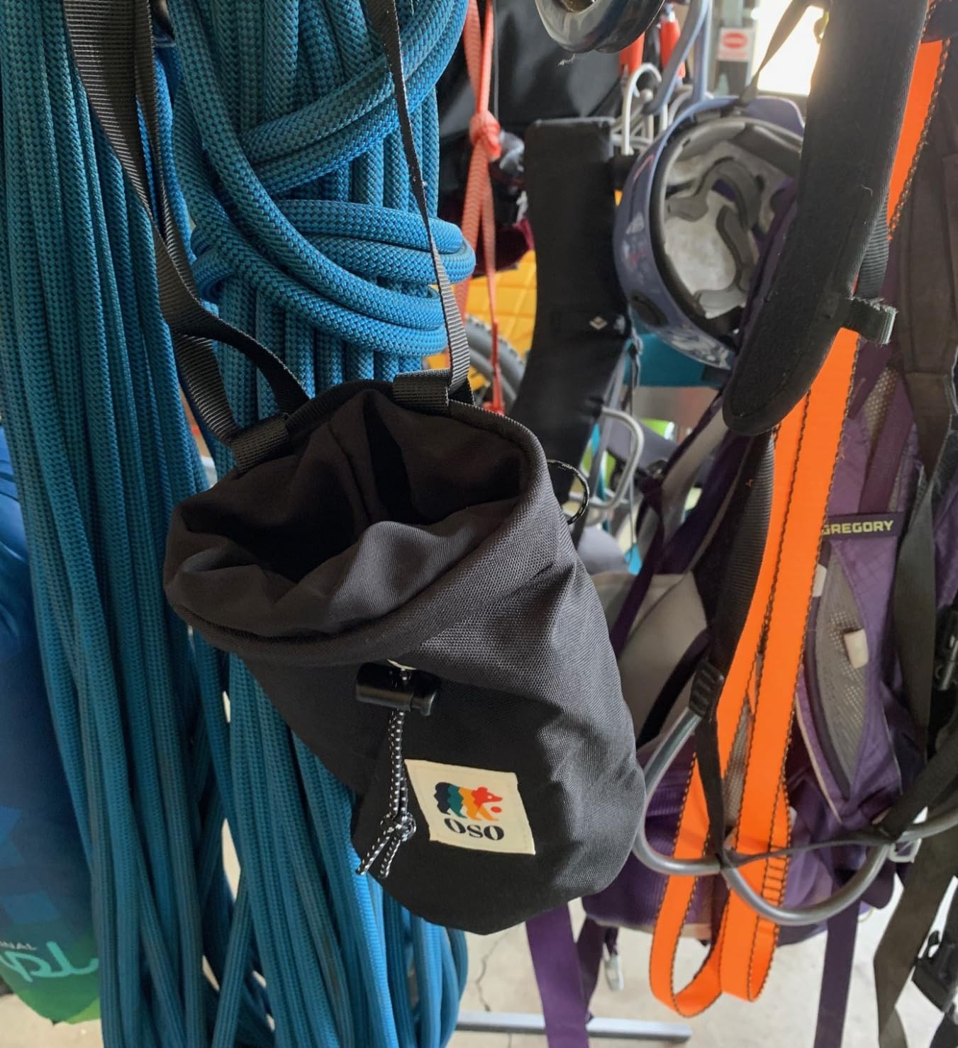 Oso Supply Co - Classic Chalk Bag for Rock Climbing, Bouldering Chalk Bag Bucket with Quick-Clip Belt, Zippered Pockets and Pouch - Perfect Indoor/Outdoor Rock Climbing Gear Equipment customer photo 2