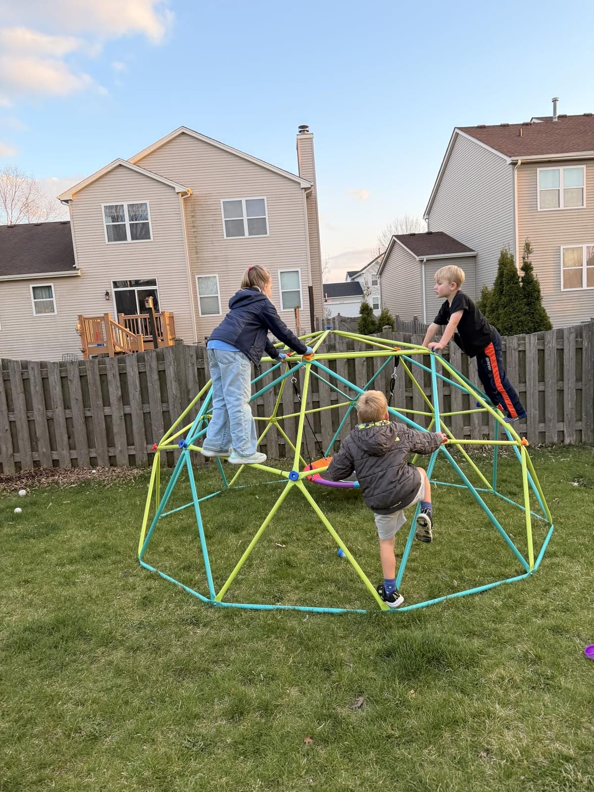 Hapfan 10 ft Climbing Dome Swing Set with Saucer Swing, Jungle Gym for Kids Outdoor Backyard, Supports 800lbs, Easy Assembly, Rust-Resistant Outdoor Playset for Ages 3-8 8-12 customer photo 2