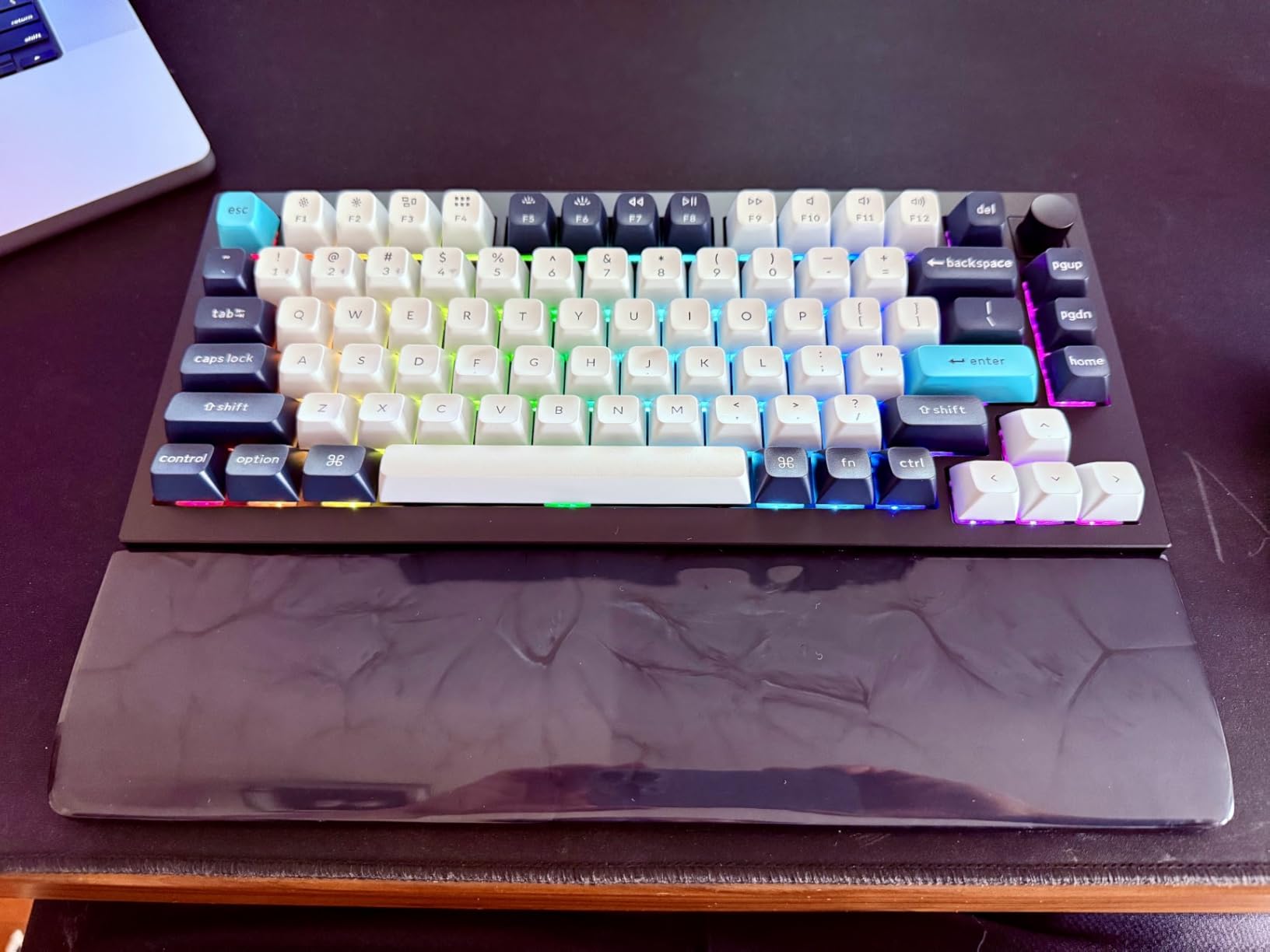 Keychron Q1 Max RGB QMK/VIA Custom Mechanical Keyboard, Hot-Swappable Full Metal Programmable Knob with Gateron Jupiter Banana Switch, 2.4 GHz/Bluetooth/Wired Gaming Keyboard for Mac Windows Linux customer photo 1