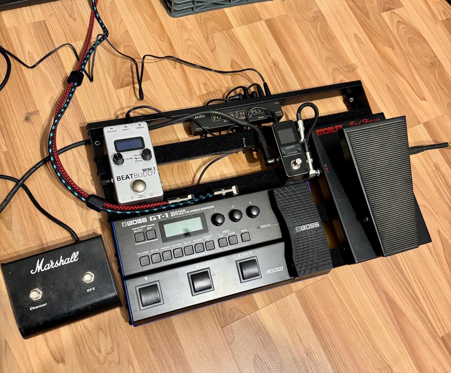 LEKATO Guitar Pedal Board, Pedal Board with Built-in Power Supply, 19x5.1x1.8