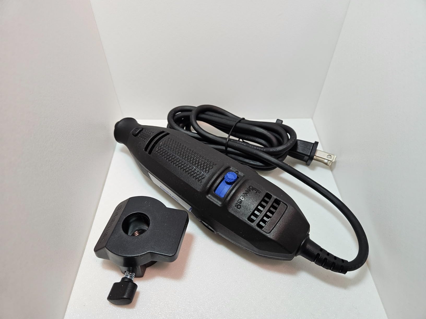 Dremel 3100-2/60 Variable Speed Rotary Tool Kit- 2 Attachments and 60 Accessories, Ideal for a Variety of Crafting and DIY Projects- Cutting, Sanding, Grinding, Polishing, Drilling, and Engraving customer photo 2