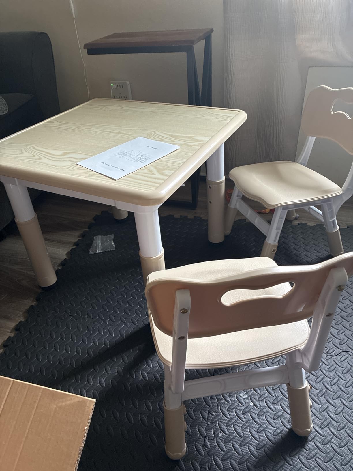 DOREROOM Adjustable Kids Table & 2 Chairs Set, 23.6
