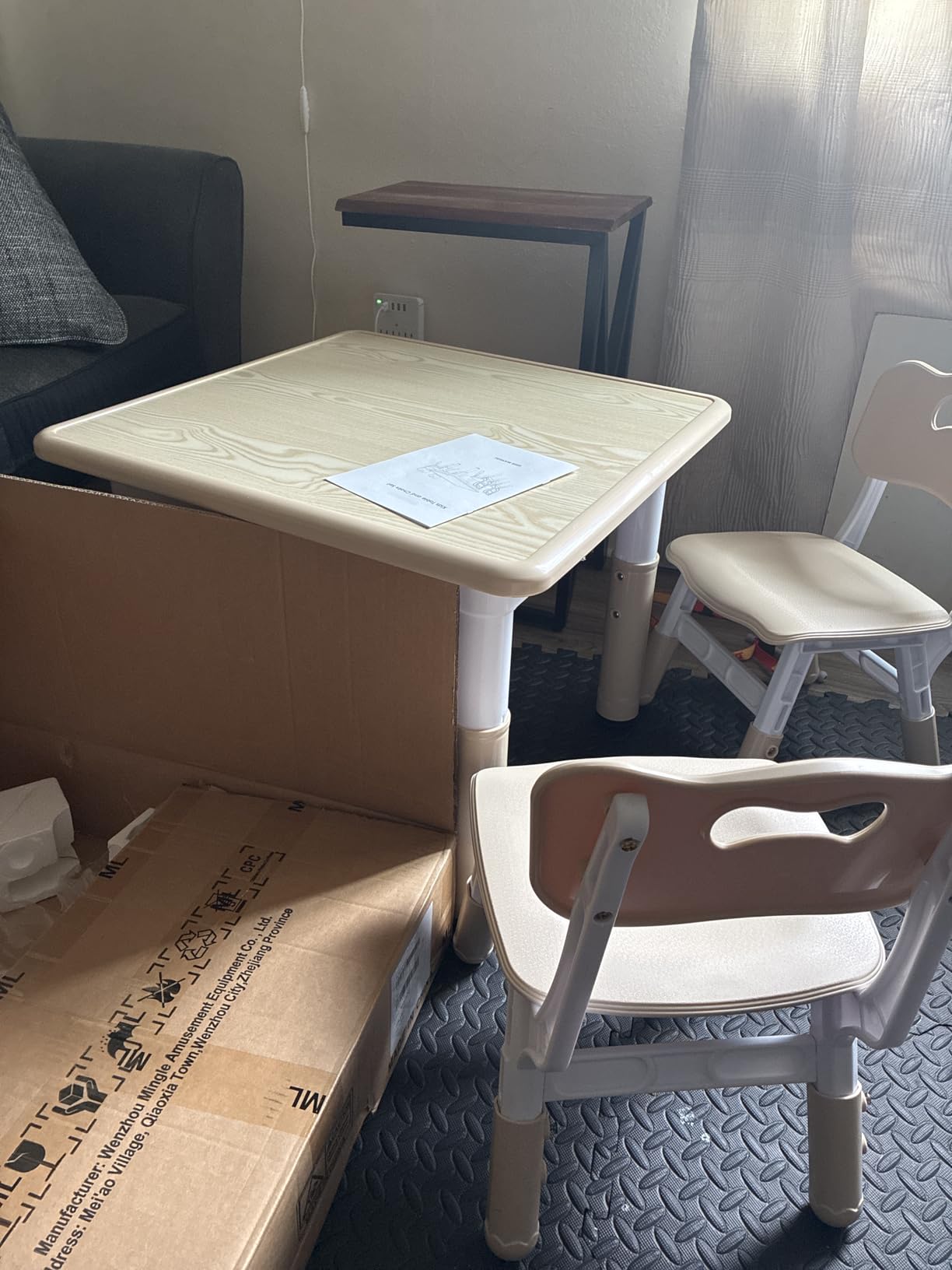 DOREROOM Adjustable Kids Table & 2 Chairs Set, 23.6