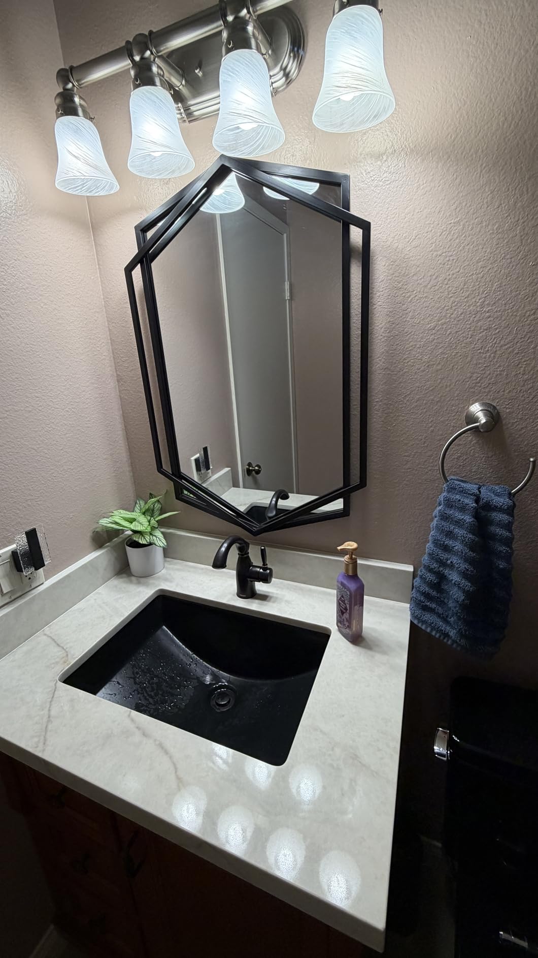 LuxenHome 3-Piece Black Metal Rectangular Wall Mirror Set | Black Accent Entryway Wall Mirror, Mounted Living Room Dining Room Decor customer photo 1
